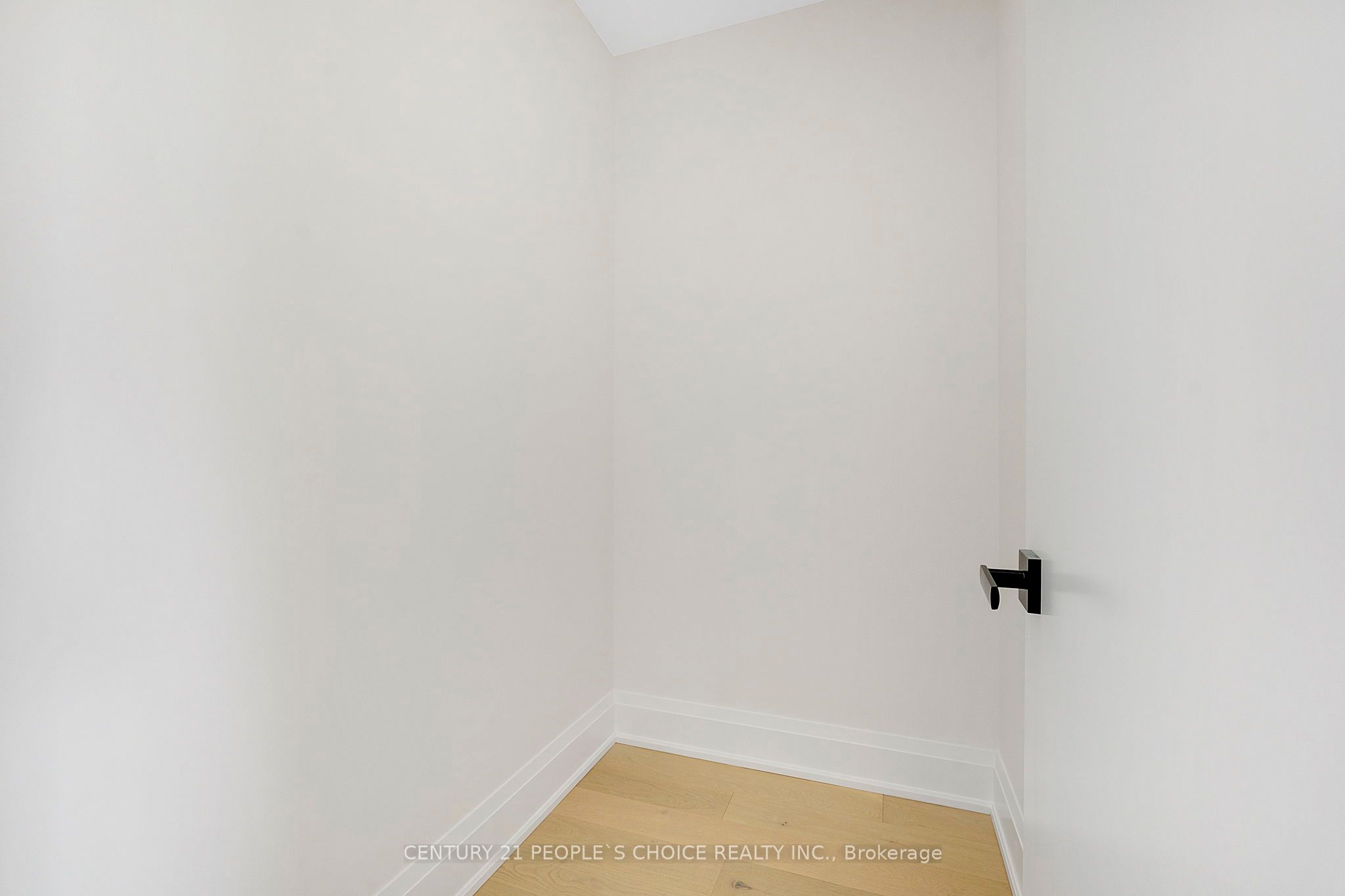 8915 Heritage Road Property Photo 22