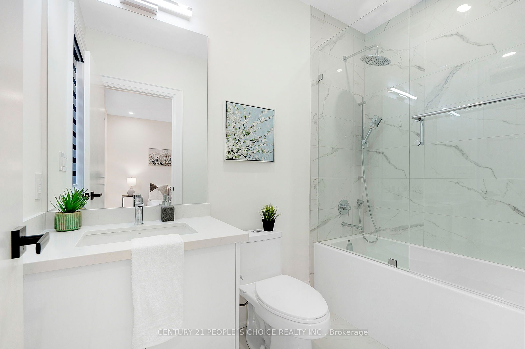 8915 Heritage Road Property Photo 24