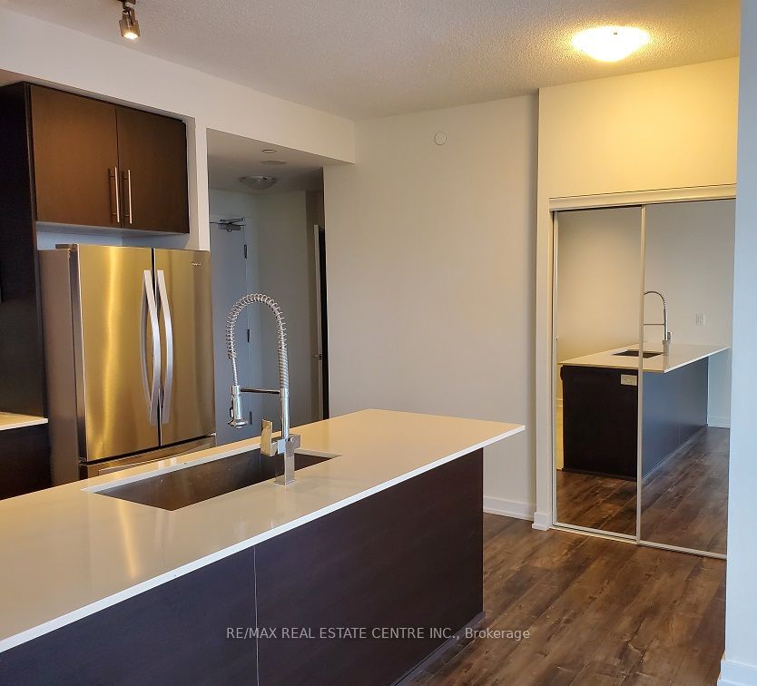 #3504 - 510 Curran Place Property Photo 4