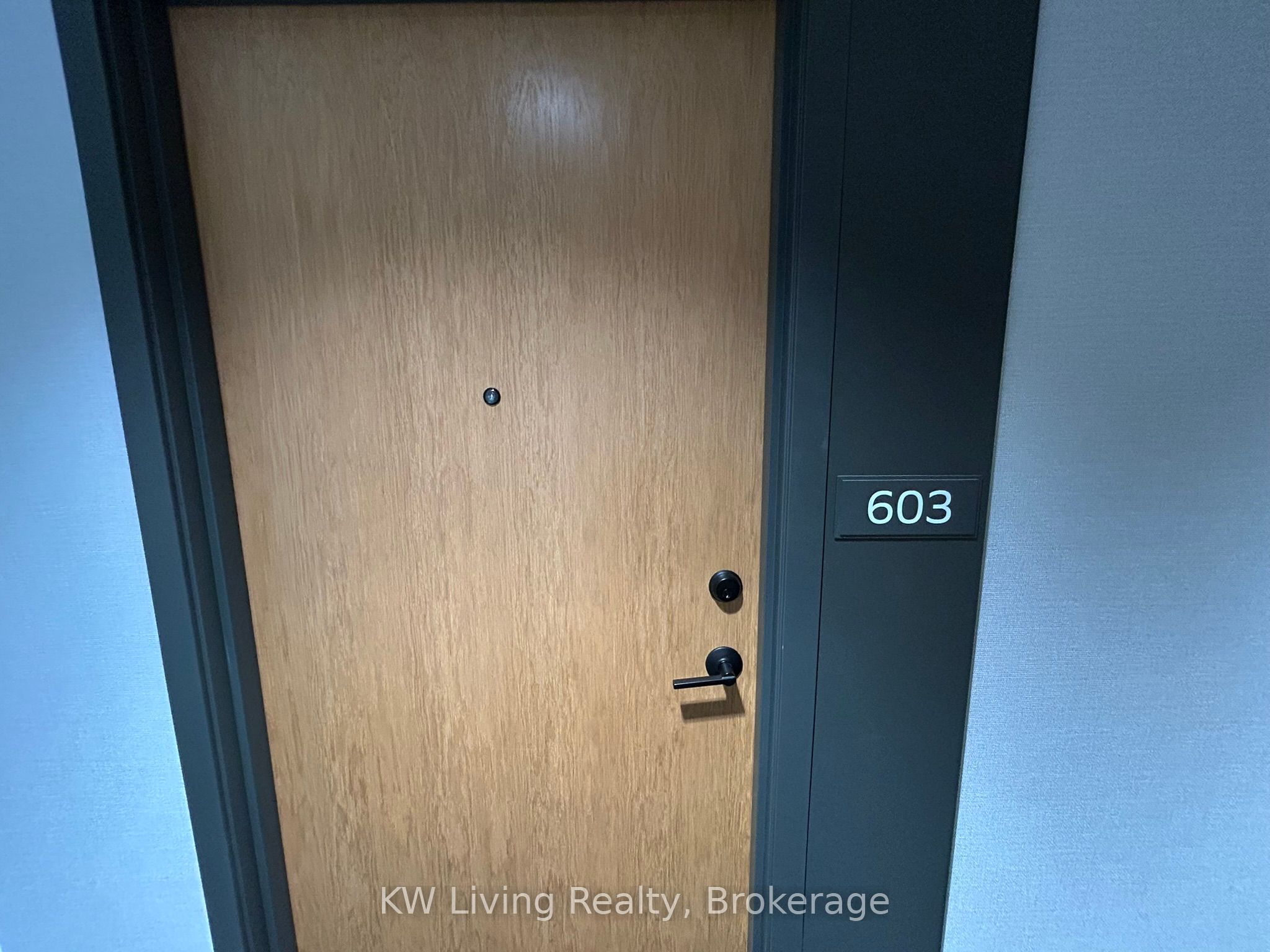 #603 - 2495 Eglinton Avenue Property Photo 3