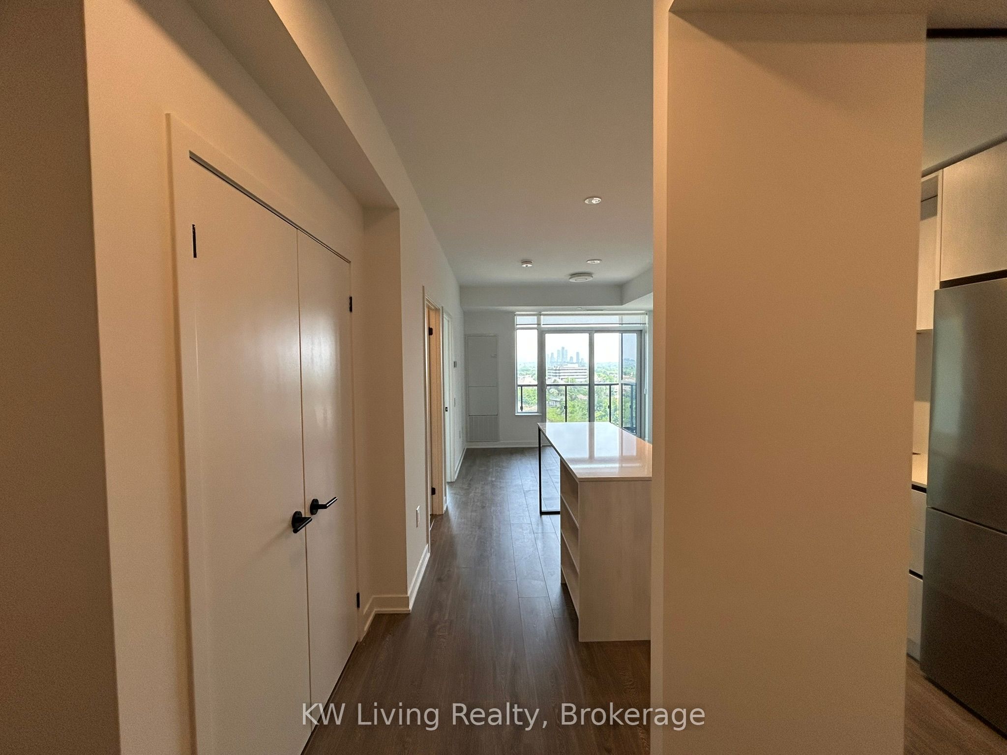 #603 - 2495 Eglinton Avenue Property Photo 5