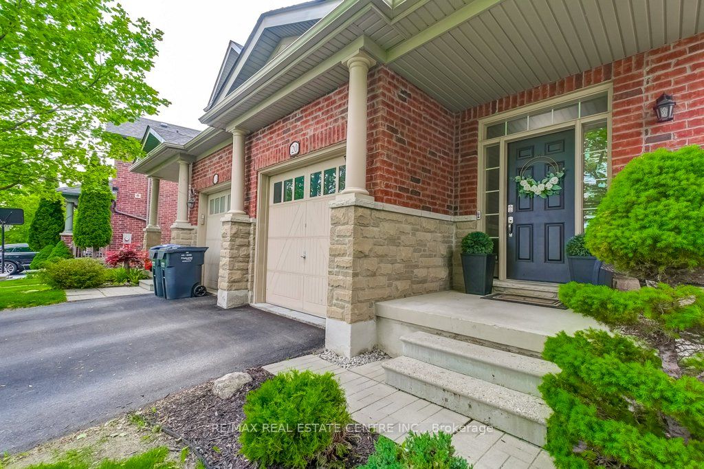 20 Benadir Avenue Property Photo 5