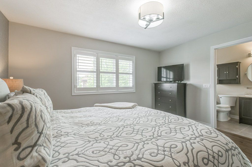 20 Benadir Avenue Property Photo 29