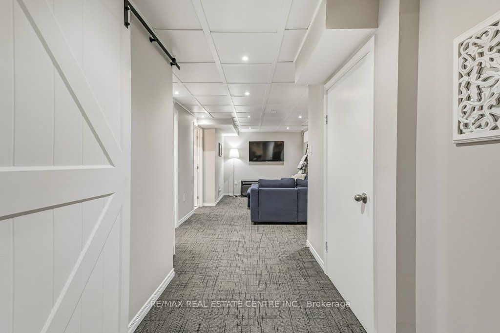 20 Benadir Avenue Property Photo 35