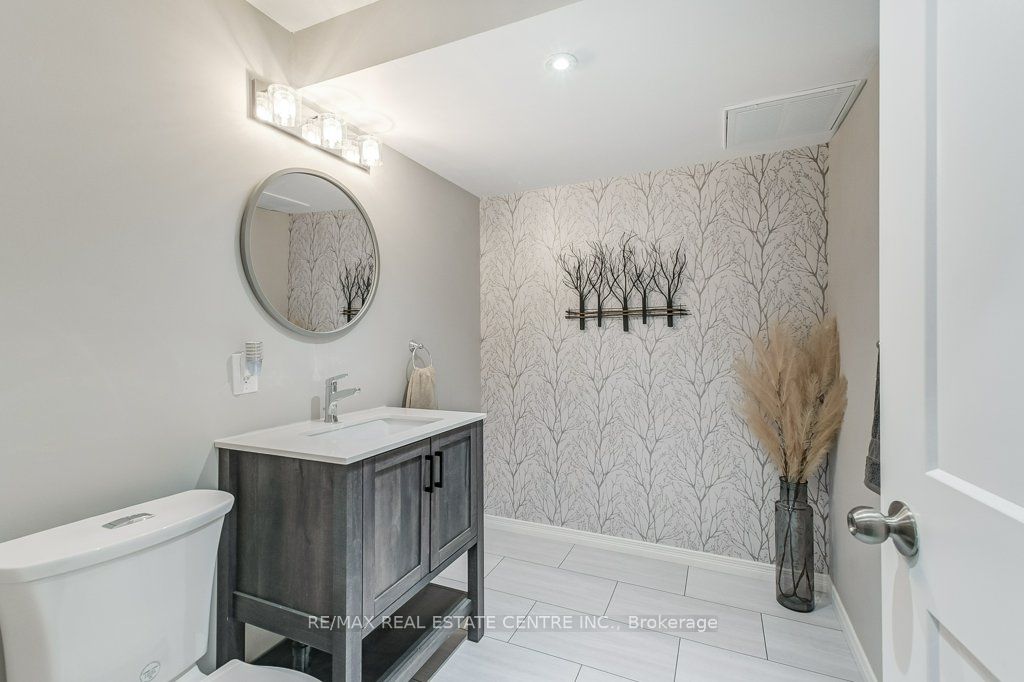 20 Benadir Avenue Property Photo 39
