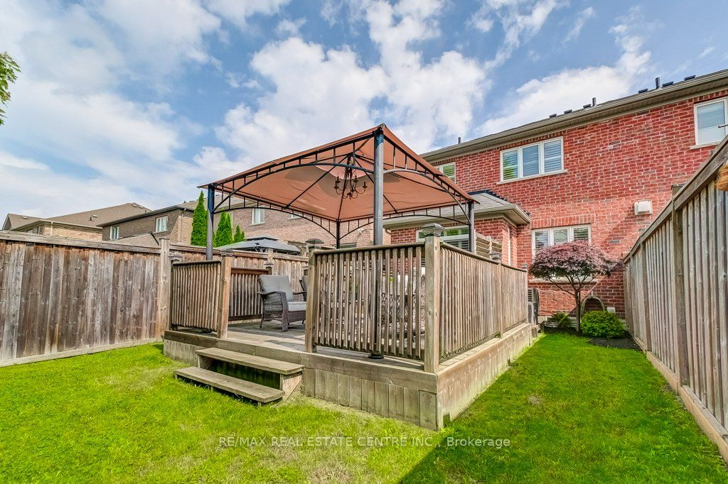 20 Benadir Avenue Property Photo 49