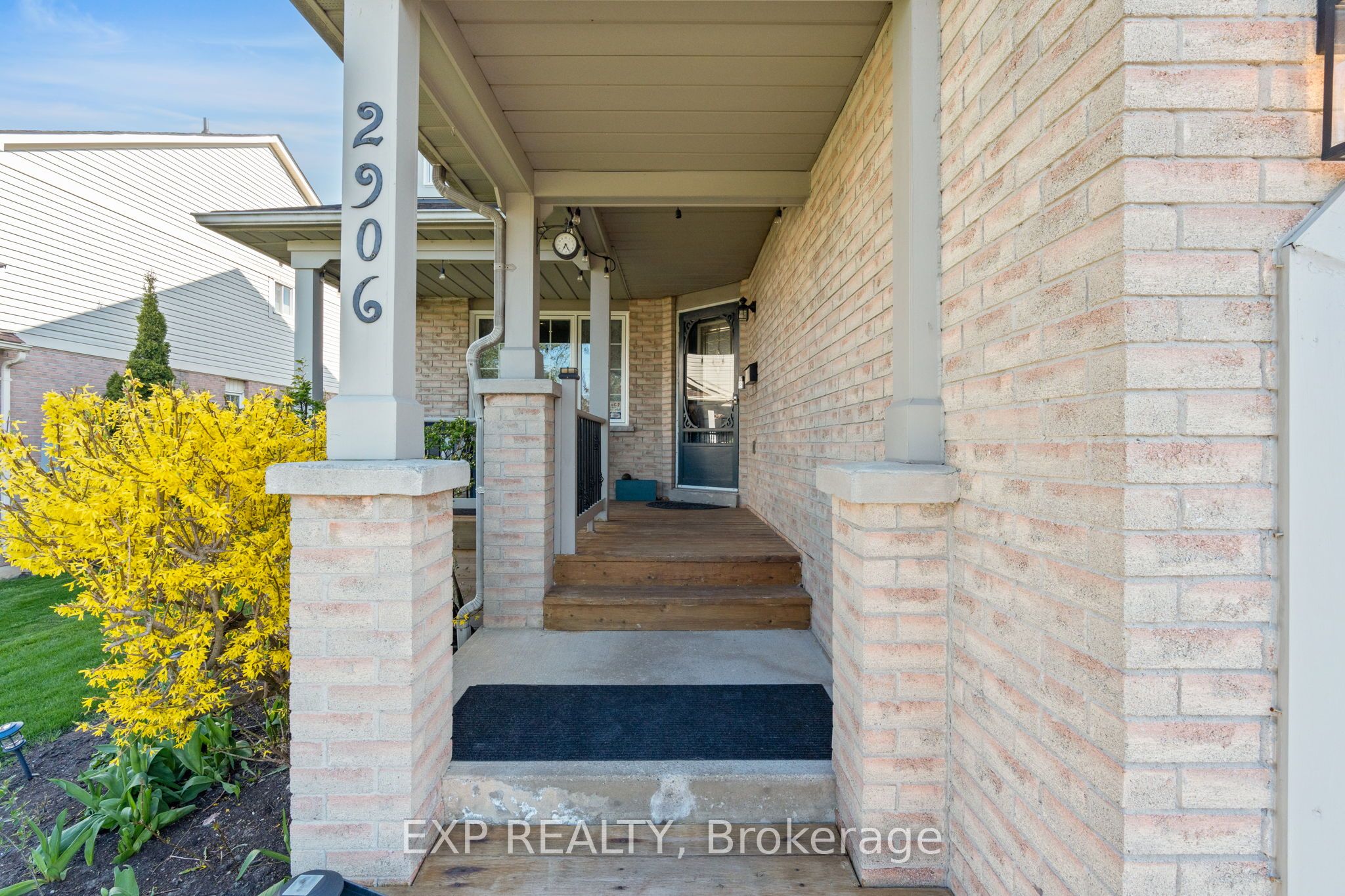 2906 Peacock Dr Property Photo 4