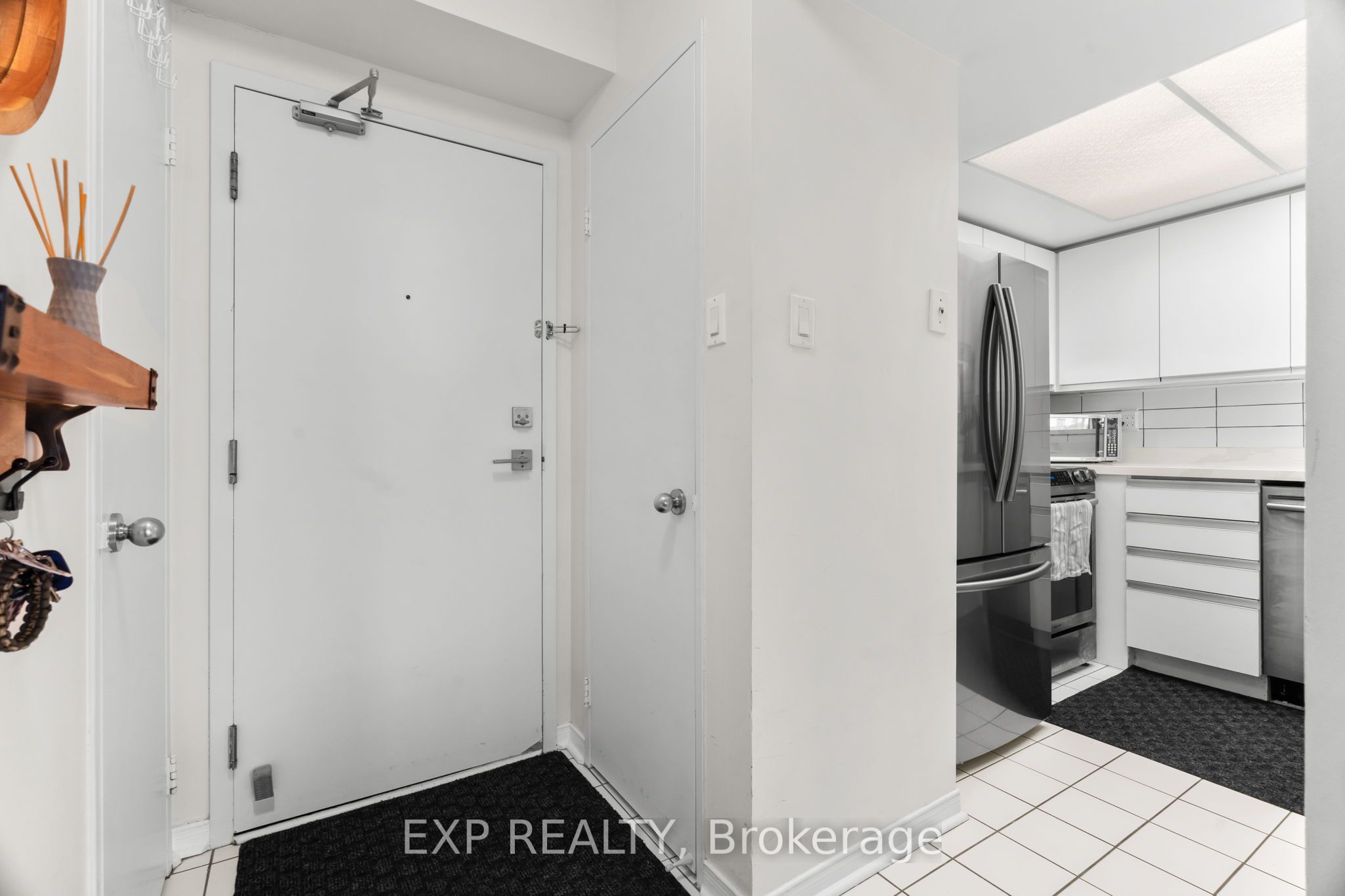 75 King St E Property Photo 6