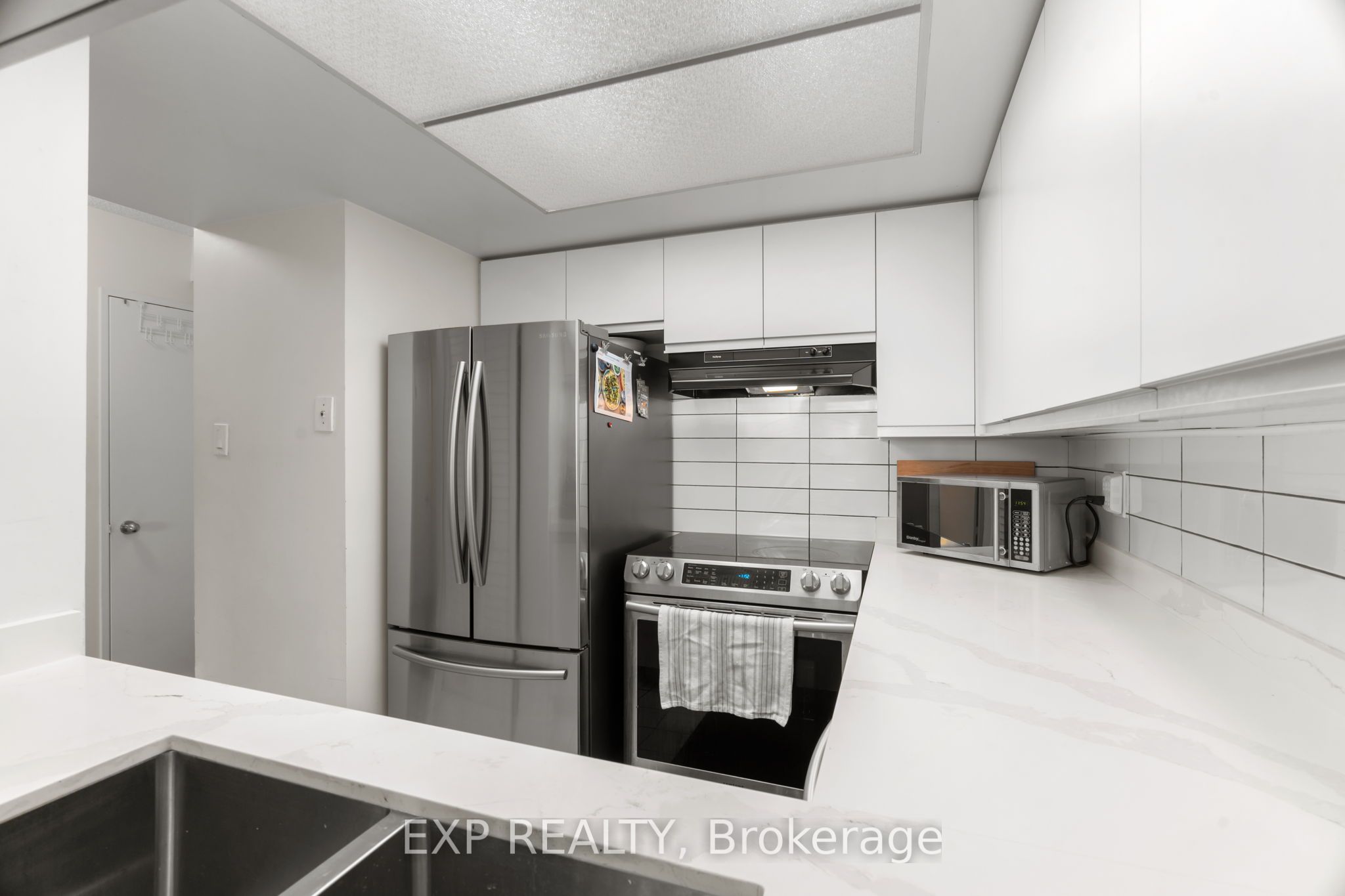75 King St E Property Photo 11