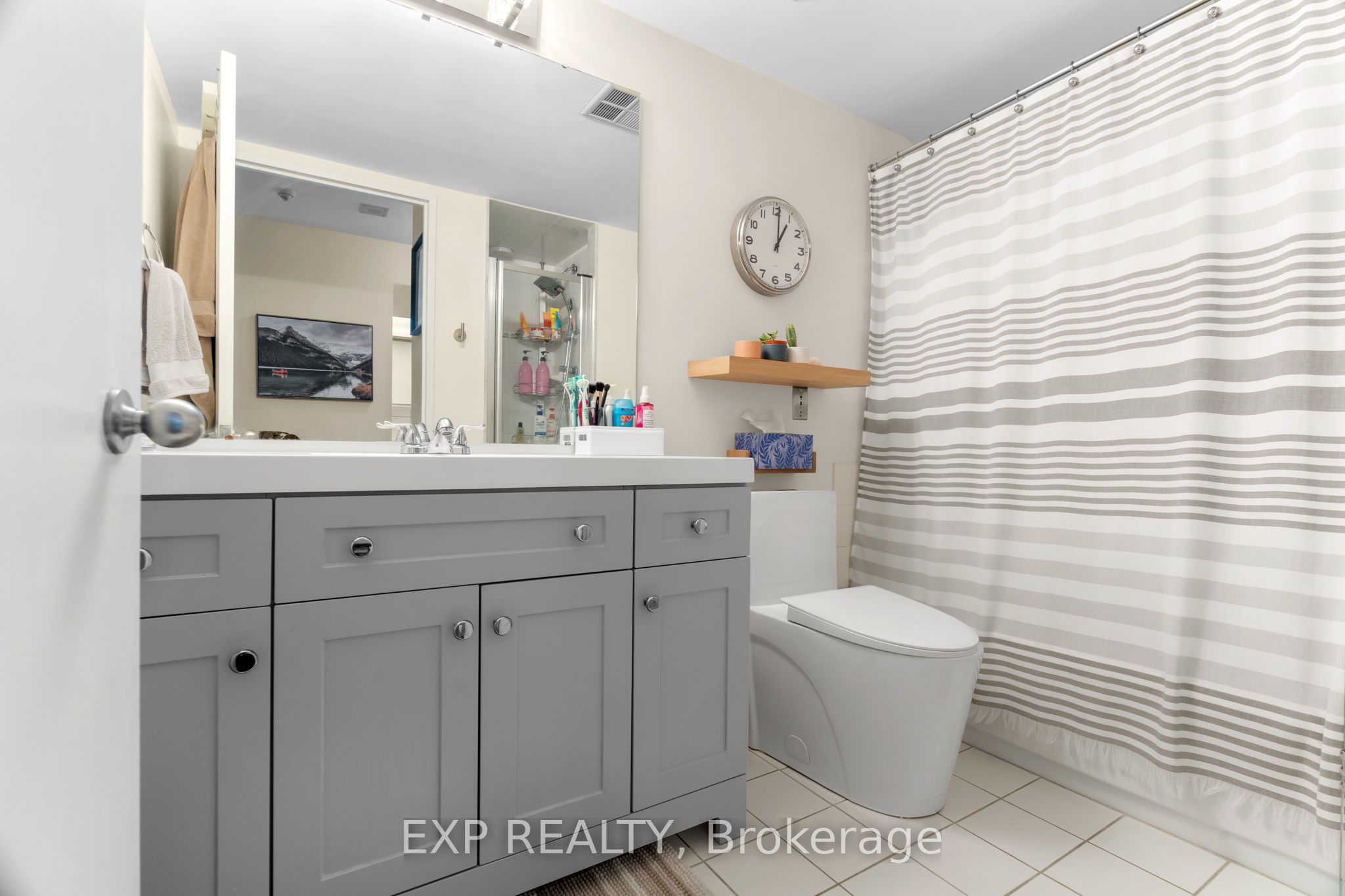 75 King St E Property Photo 21