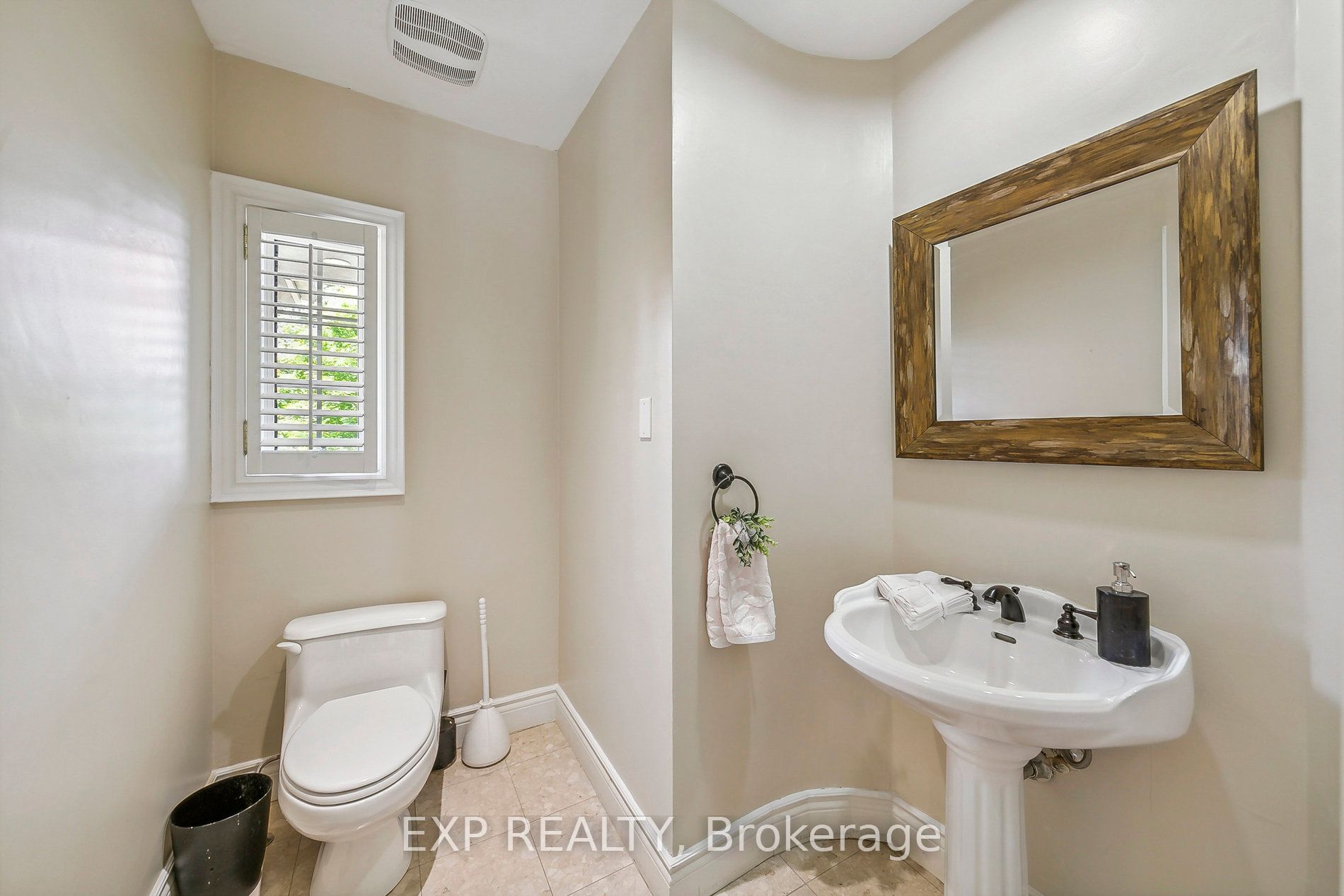 1572 Knareswood Dr Property Photo 22