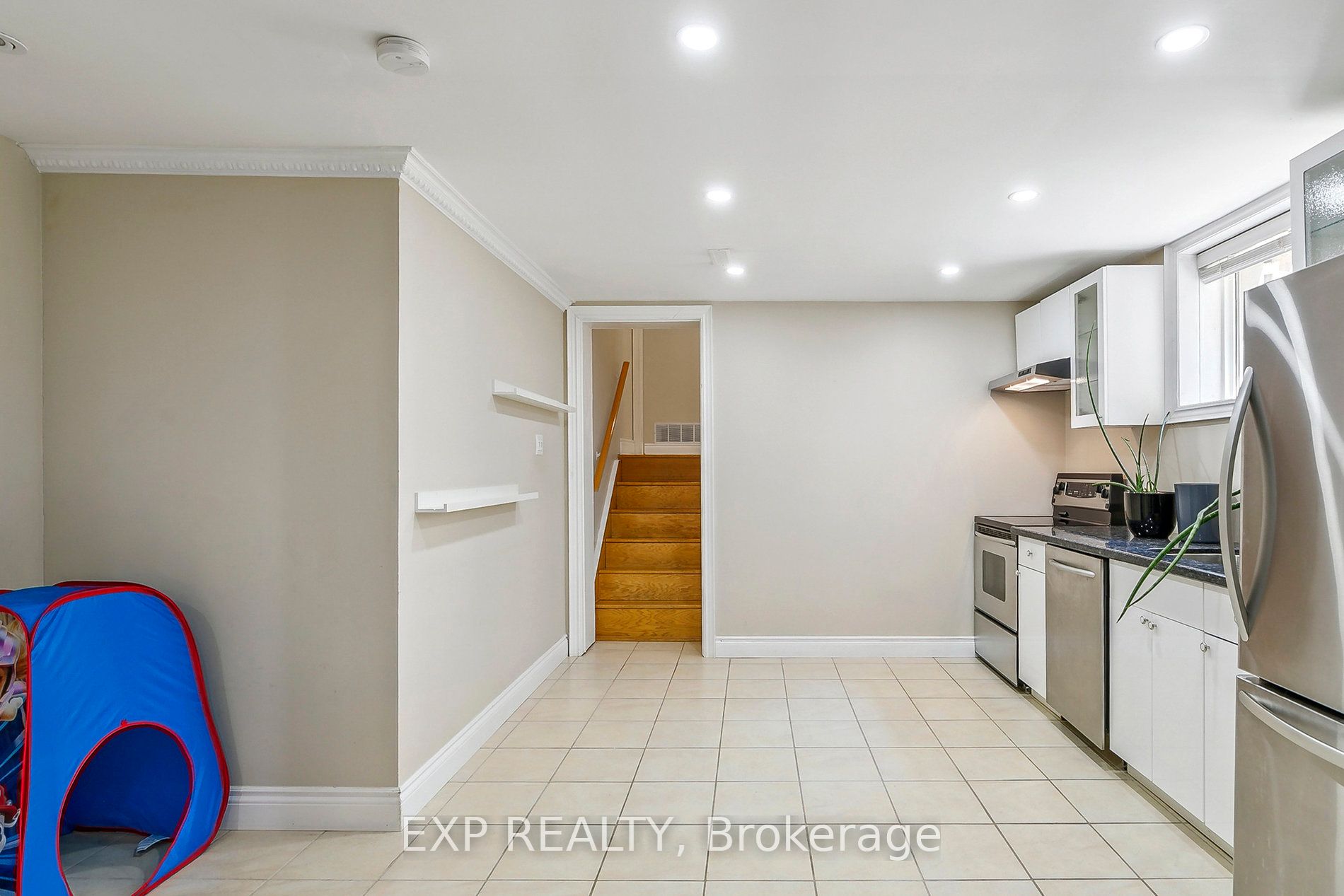 1572 Knareswood Dr Property Photo 33