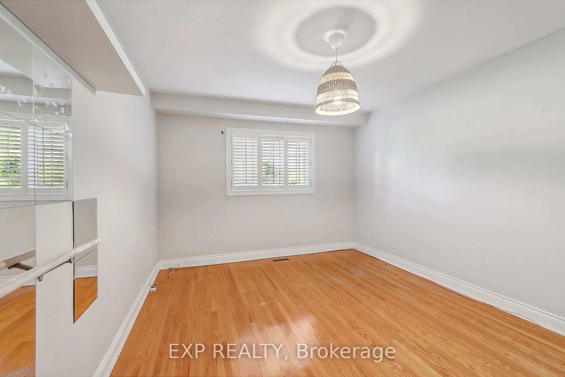 1572 Knareswood Dr Property Photo 39