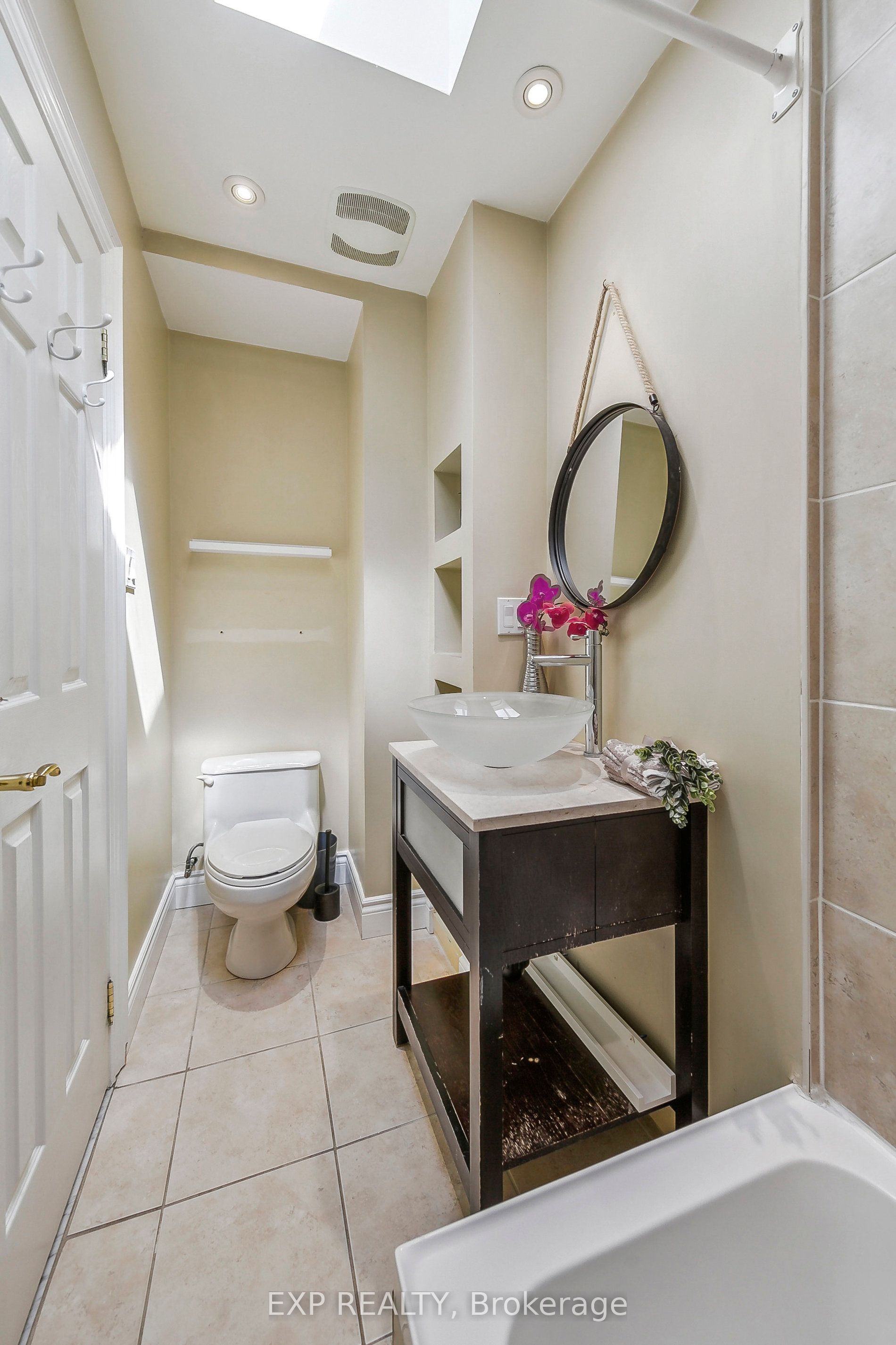 1572 Knareswood Dr Property Photo 42