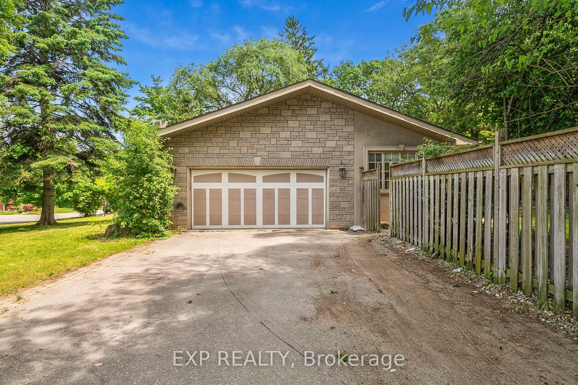 1572 Knareswood Dr Property Photo 43