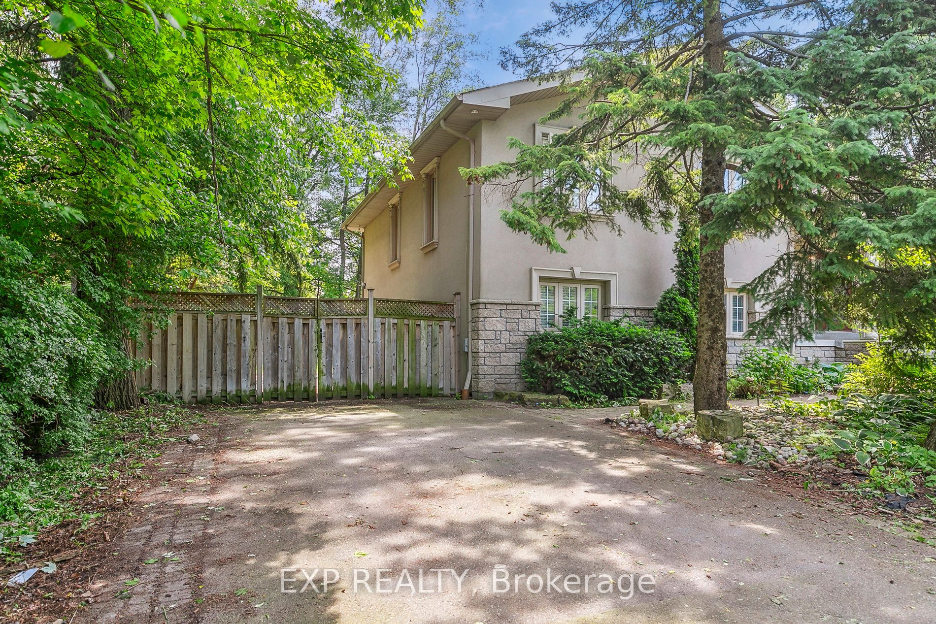 1572 Knareswood Dr Property Photo 47