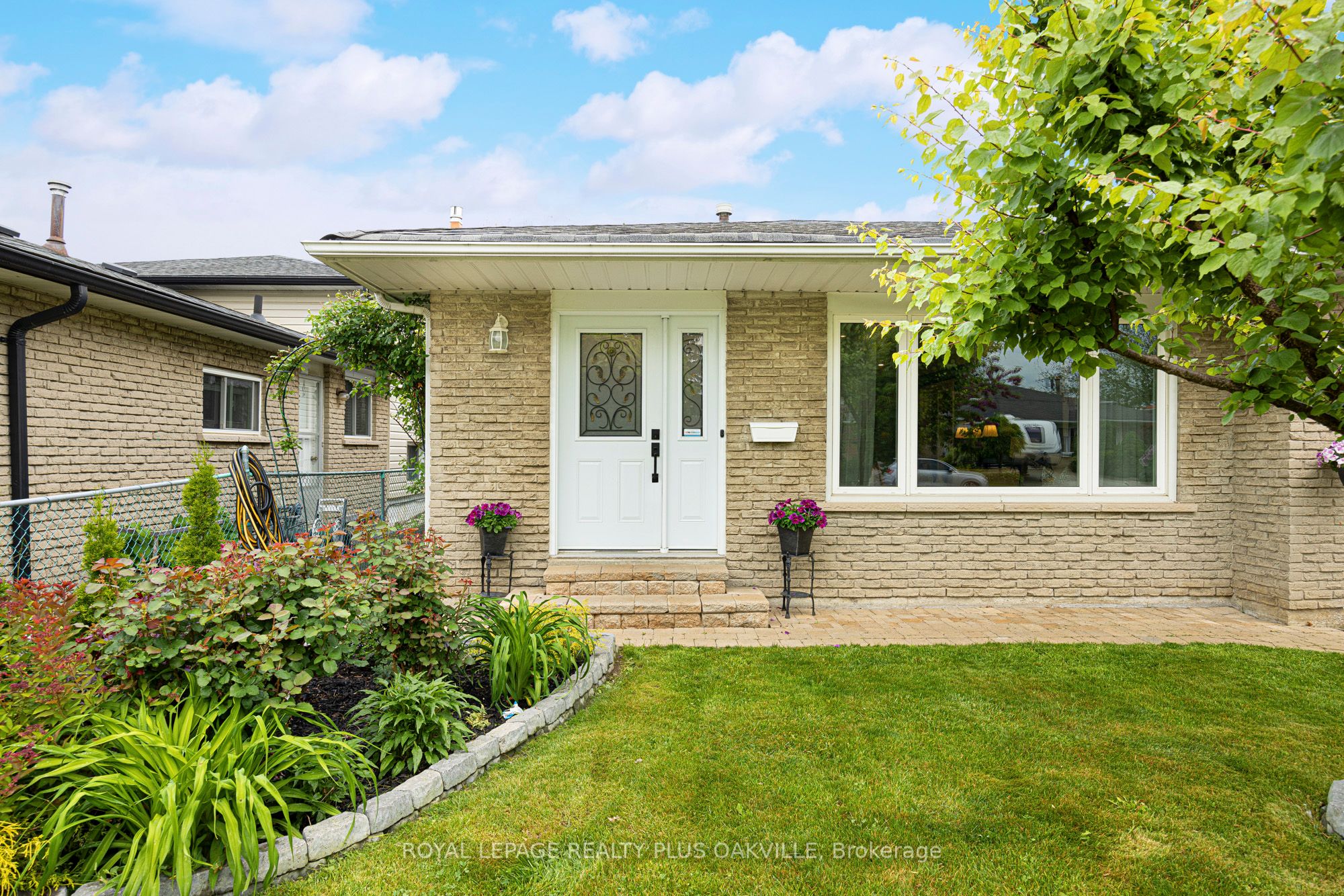 947 Mcbride Avenue Property Photo 2