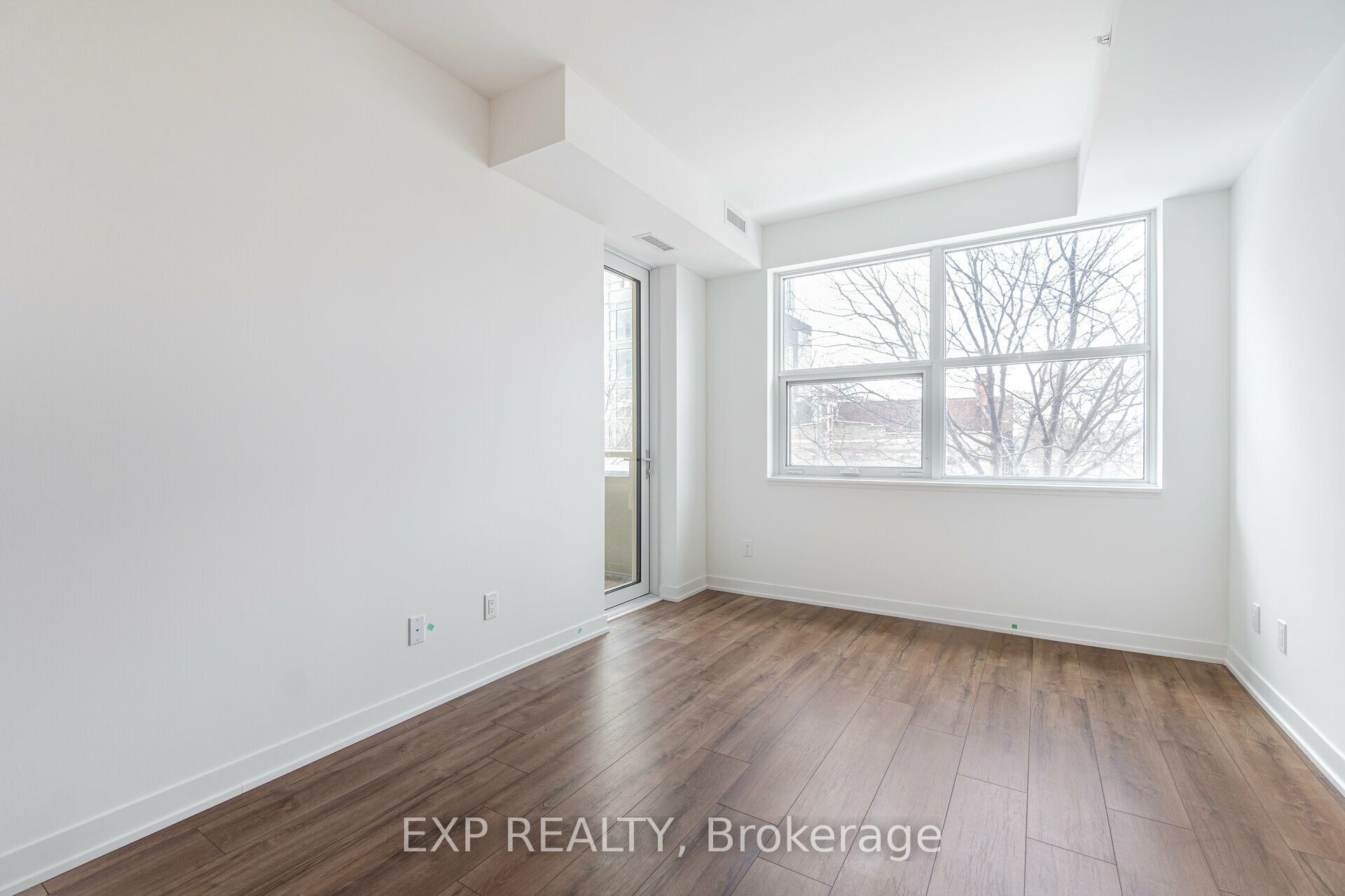 #218 - 1787 St Clair Avenue Property Photo 14
