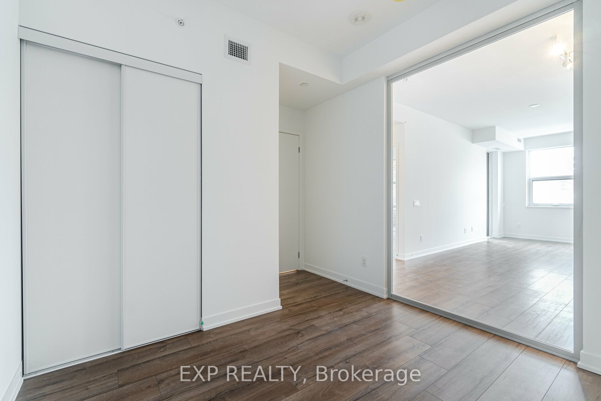 #218 - 1787 St Clair Avenue Property Photo 22
