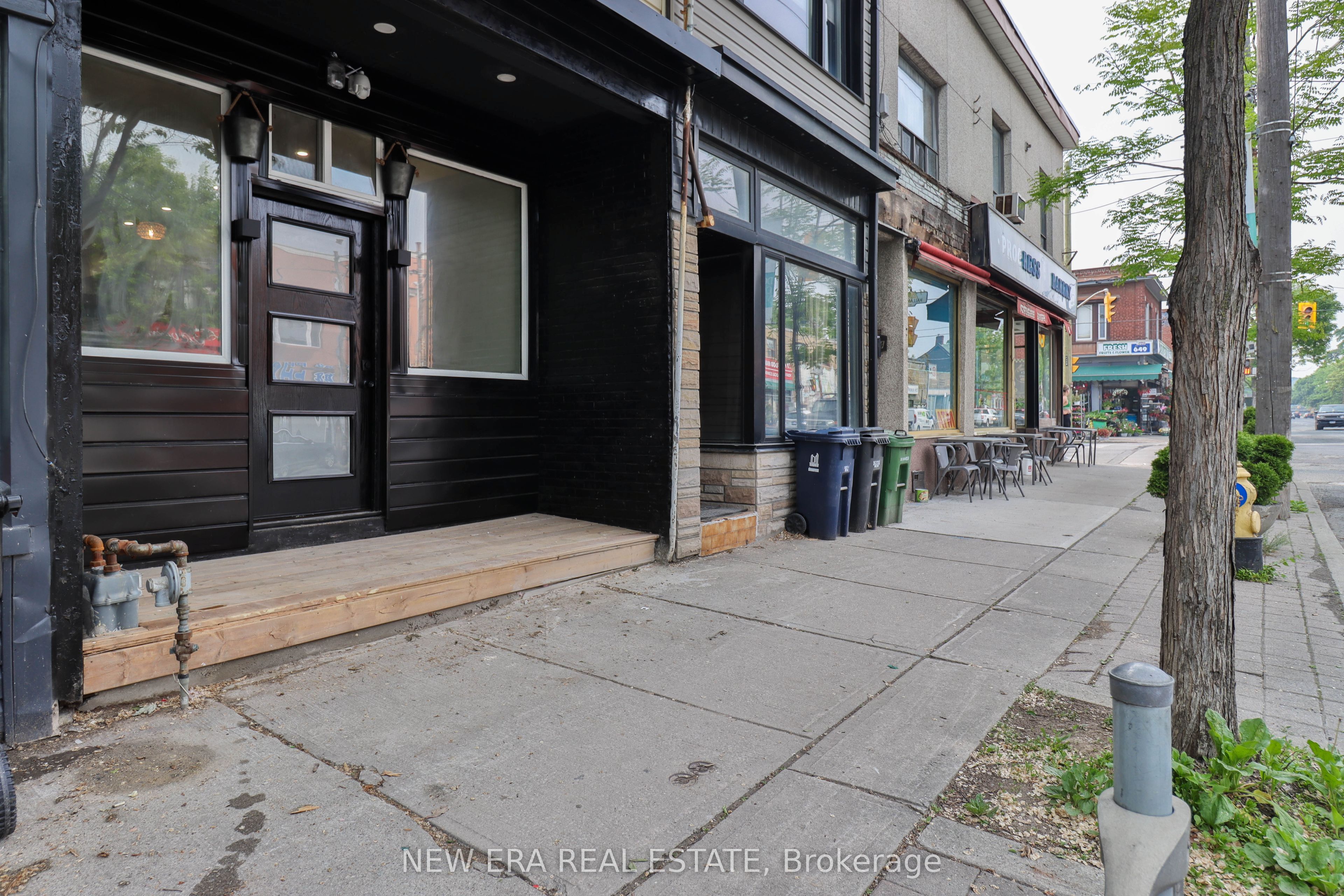990 Dovercourt Road Property Photo 1