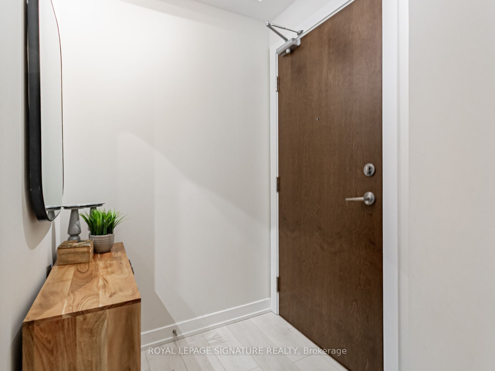#1802 - 2220 Lakeshore Boulevard Property Photo 2