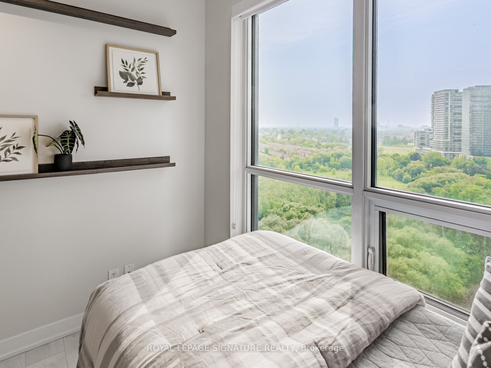 #1802 - 2220 Lakeshore Boulevard Property Photo 18