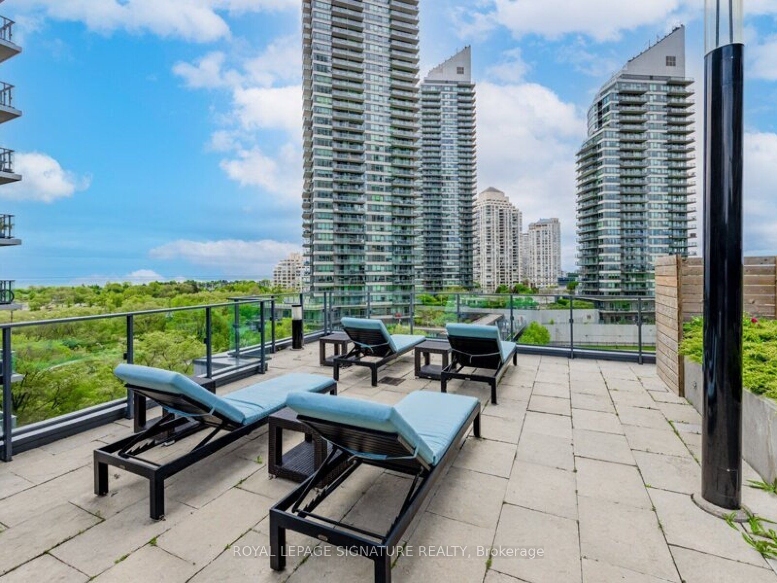 #1802 - 2220 Lakeshore Boulevard Property Photo 23