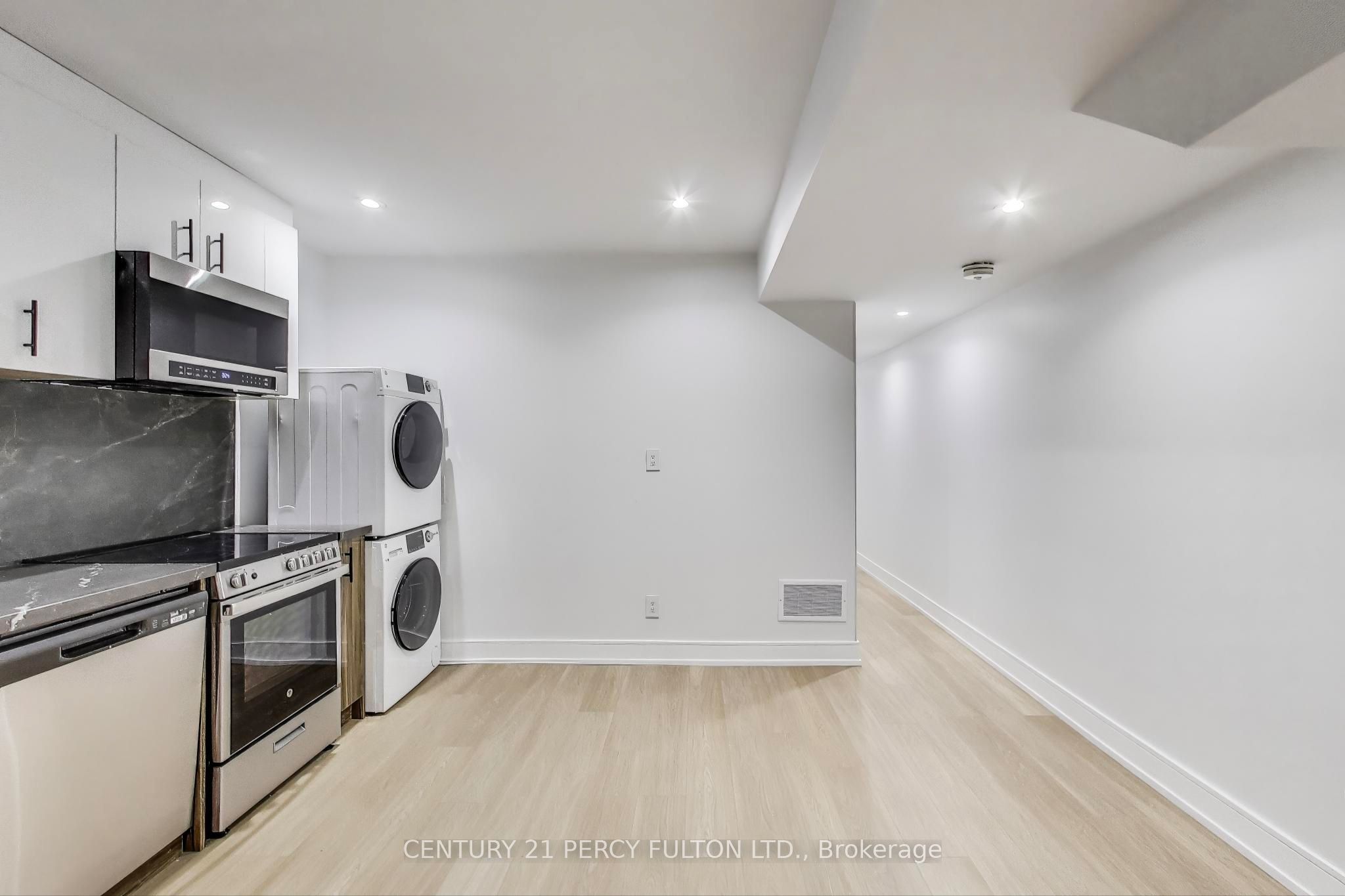 #3 - 18 Springhurst Avenue Property Photo 3