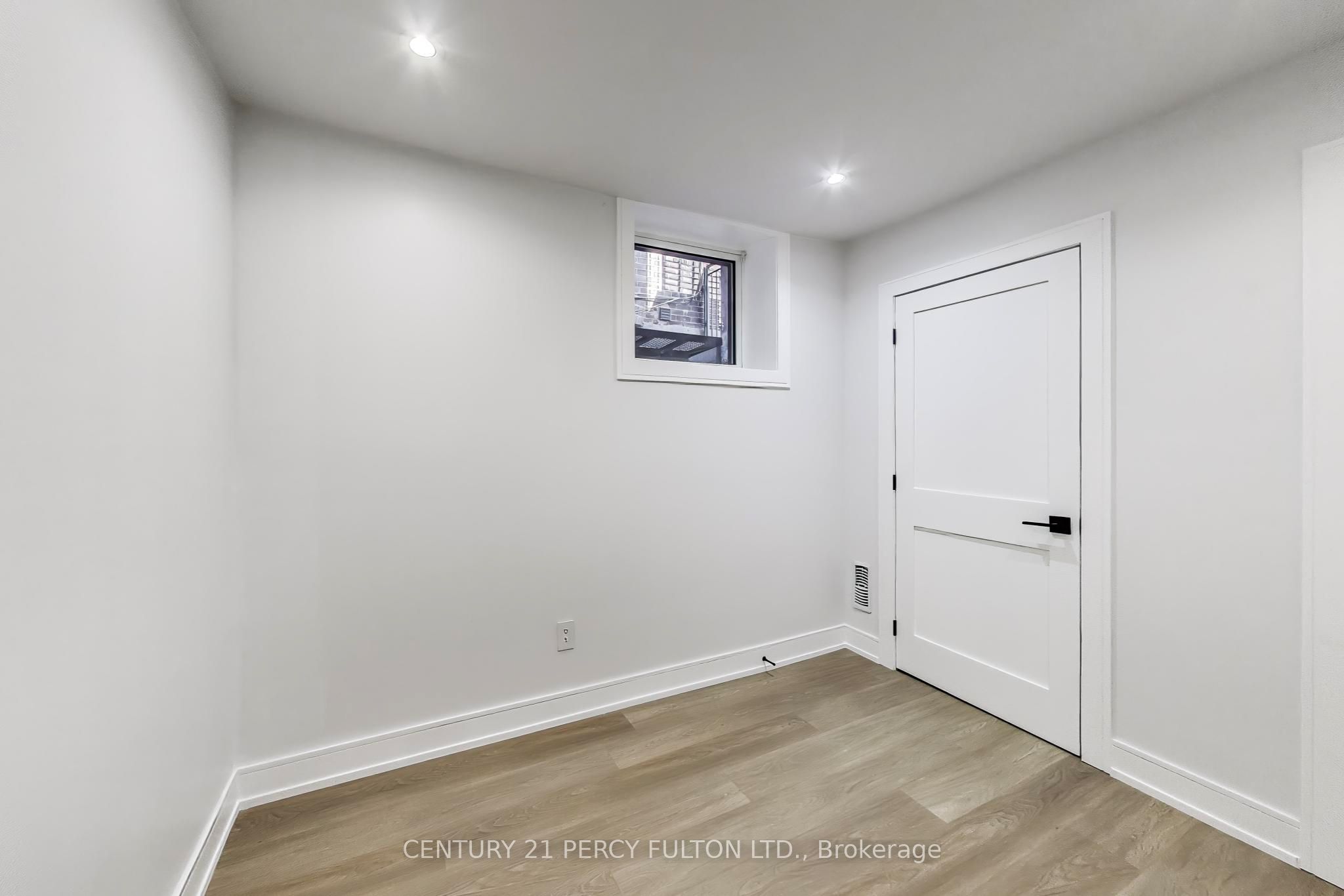 #3 - 18 Springhurst Avenue Property Photo 7