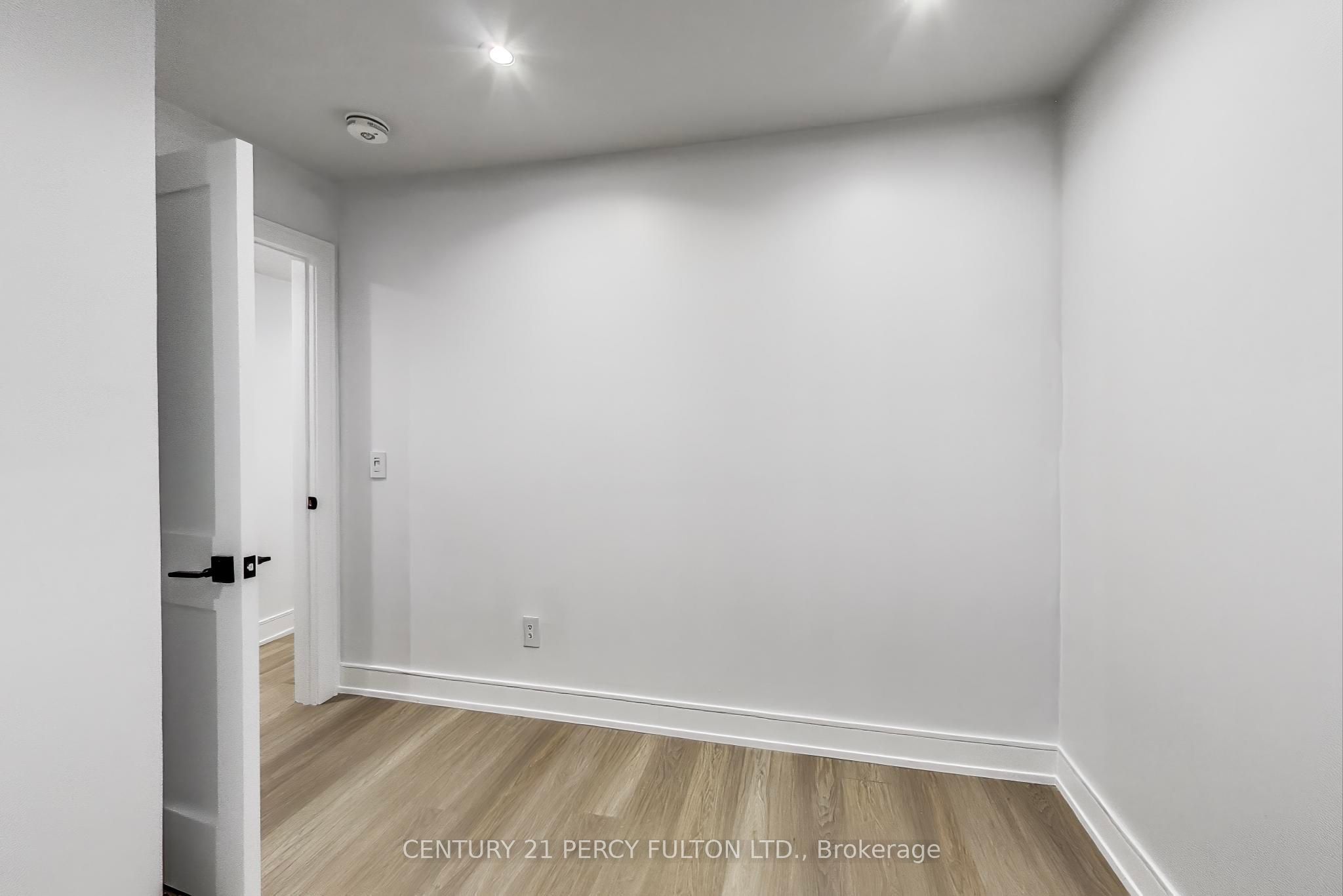#3 - 18 Springhurst Avenue Property Photo 8
