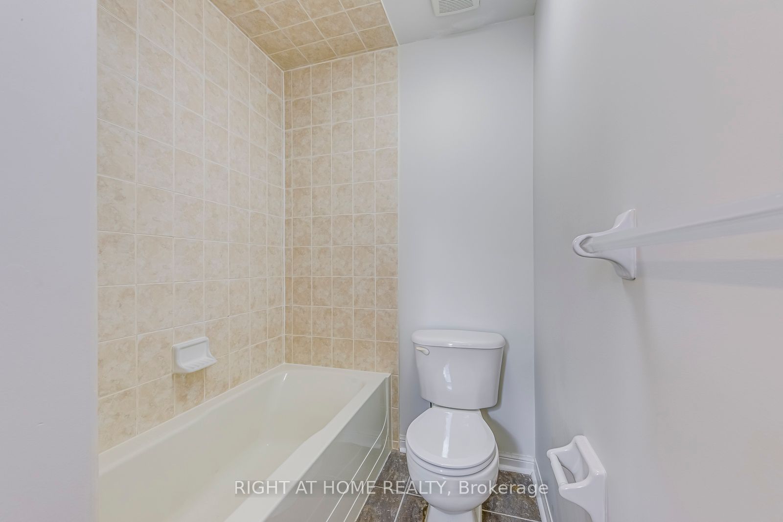 2872 Garnethill Way Property Photo 25