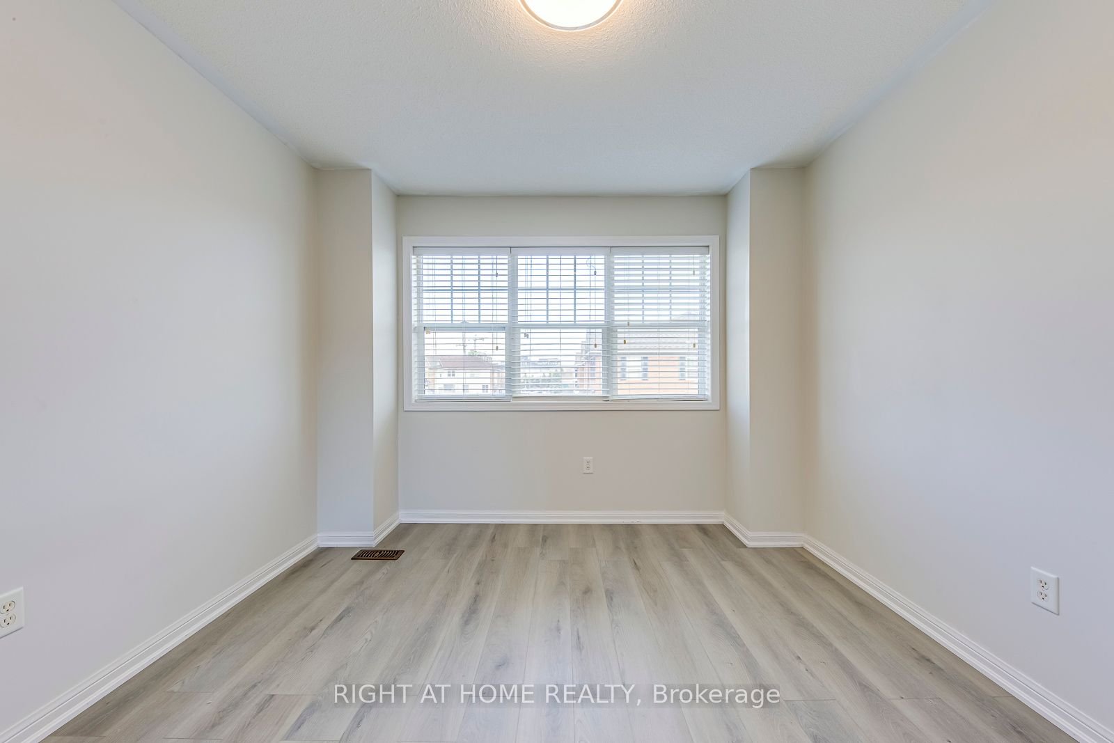 2872 Garnethill Way Property Photo 29