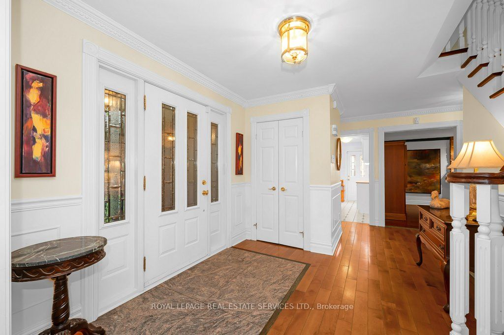 269 Royal Oak Court Property Photo 5