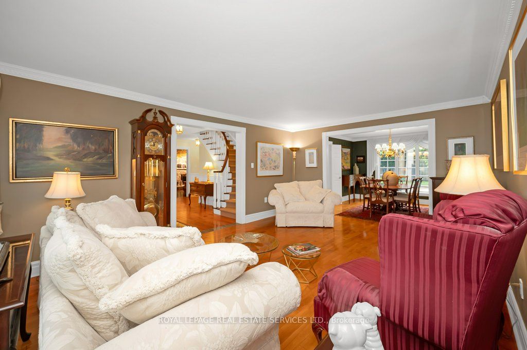 269 Royal Oak Court Property Photo 8