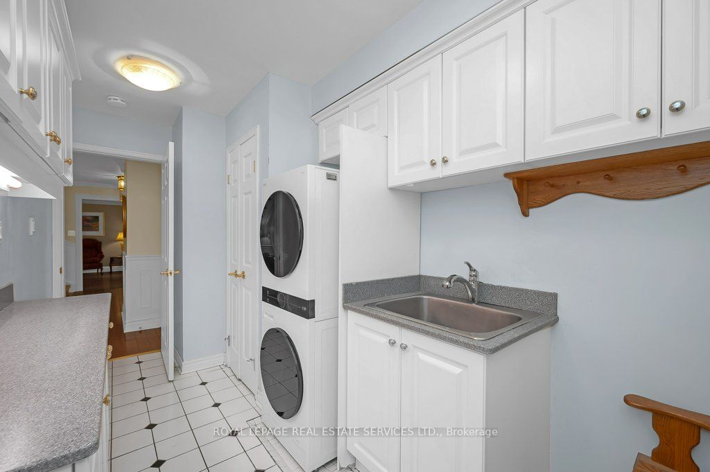 269 Royal Oak Court Property Photo 15