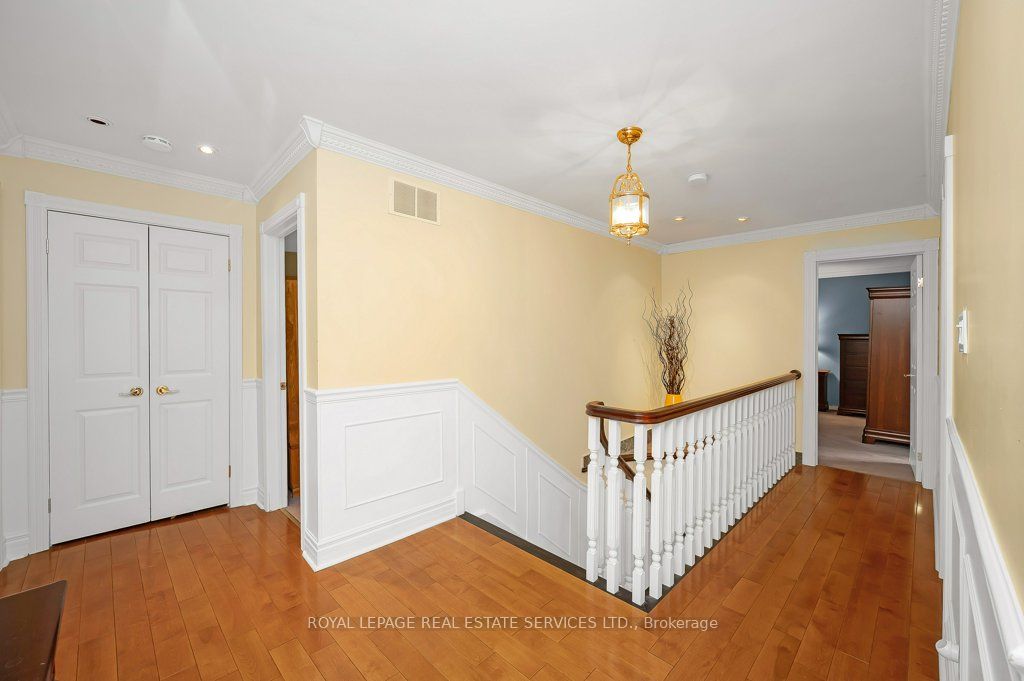 269 Royal Oak Court Property Photo 17
