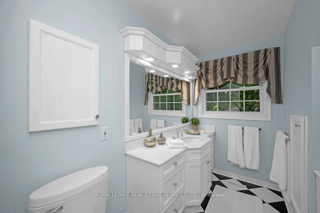 269 Royal Oak Court Property Photo 19