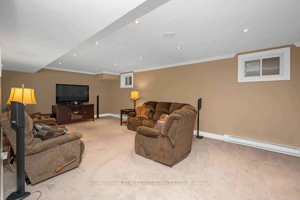 269 Royal Oak Court Property Photo 27