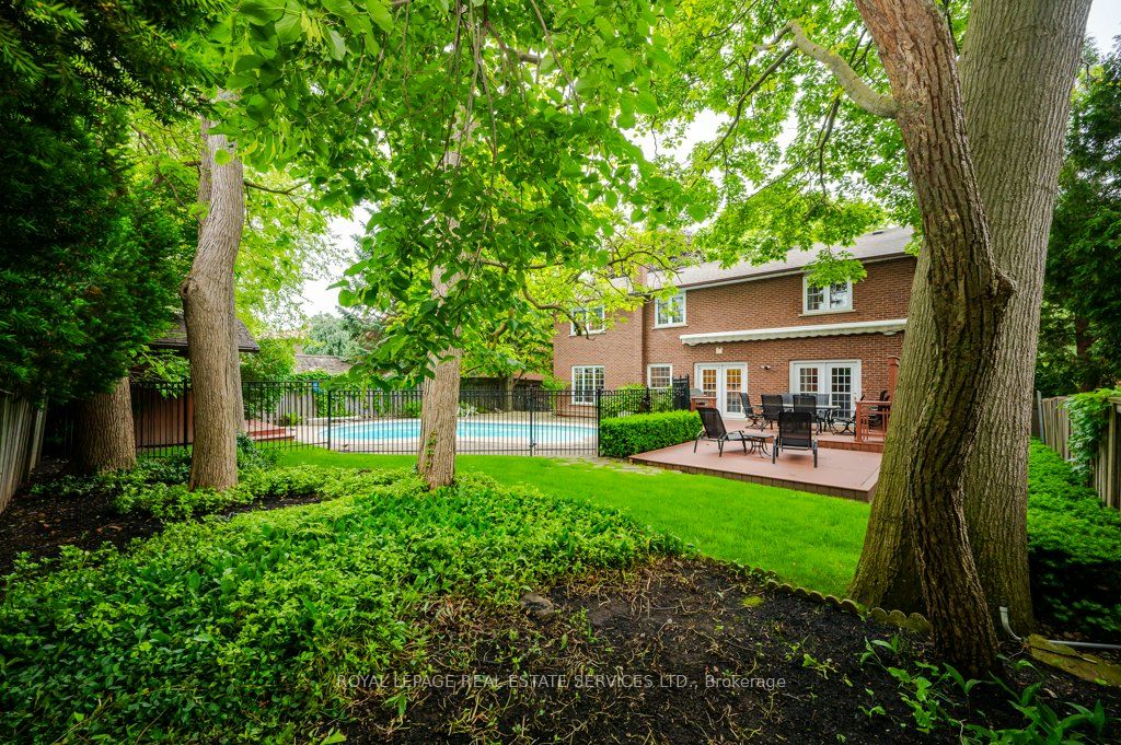 269 Royal Oak Court Property Photo 29