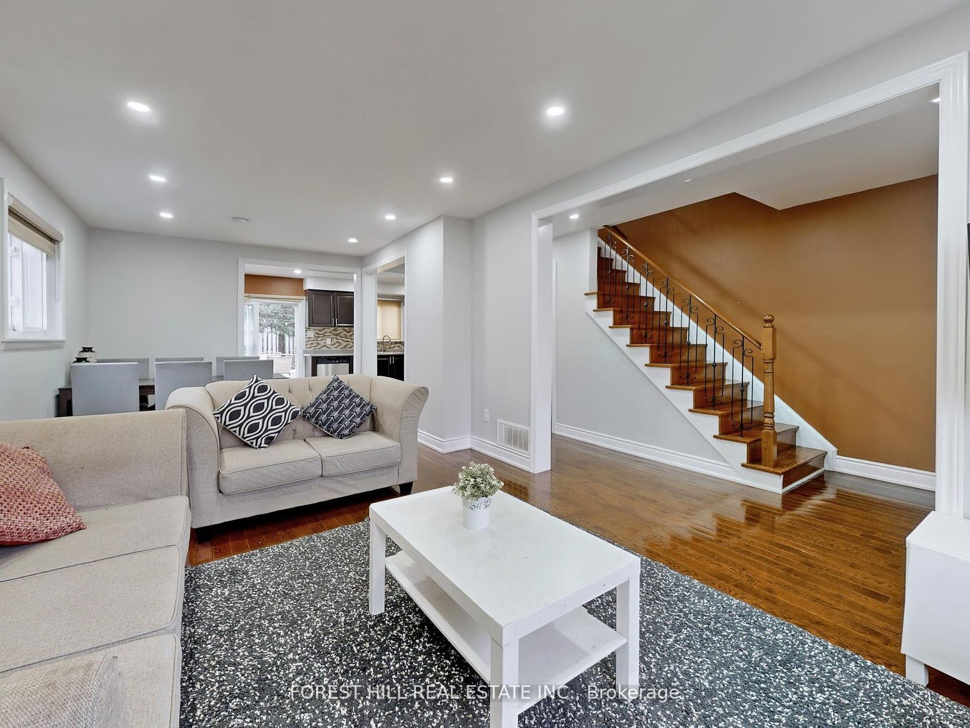 44 Herkley Dr Property Photo 3