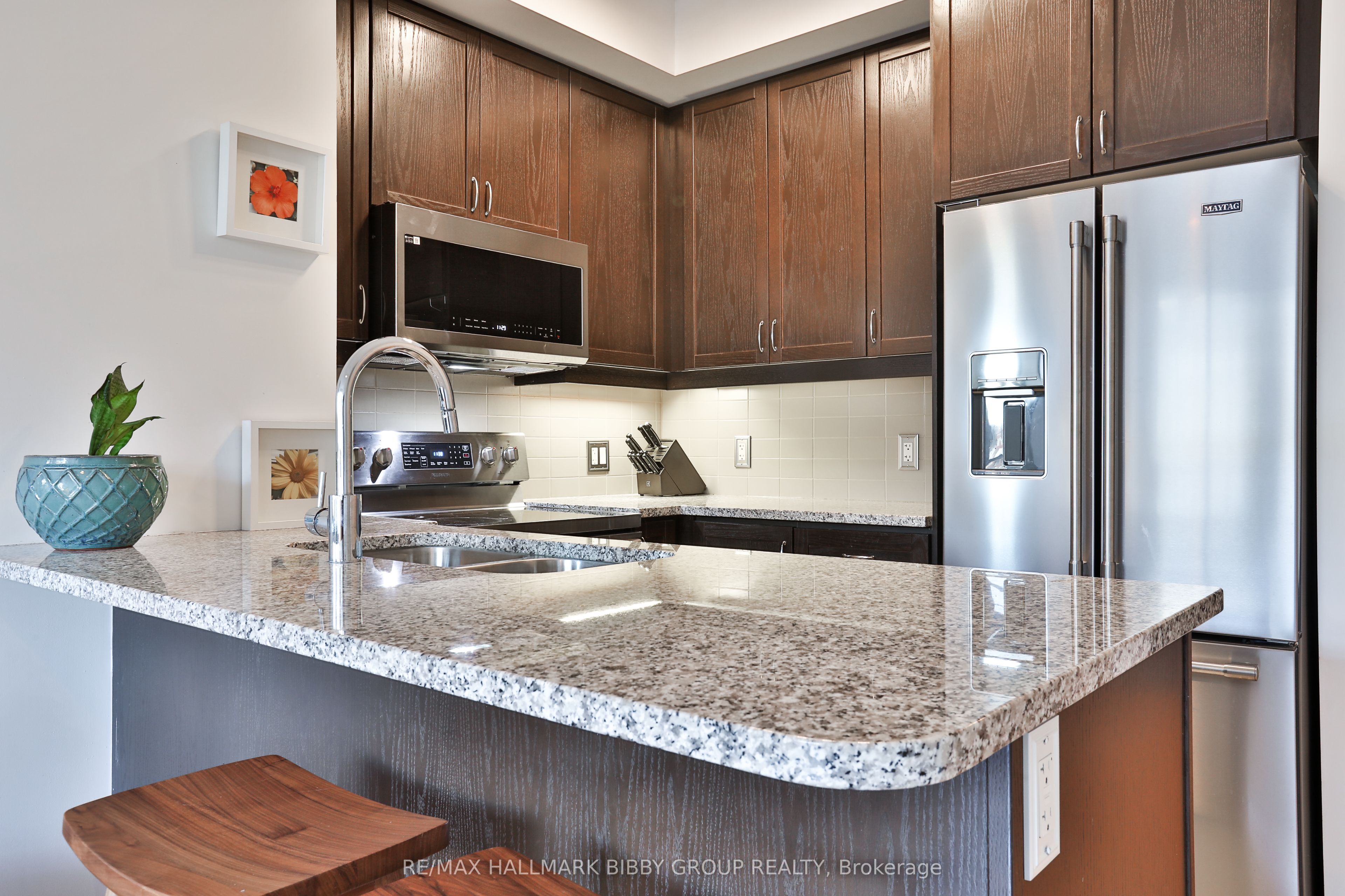 #814 - 1135 Royal York Road Property Photo 3