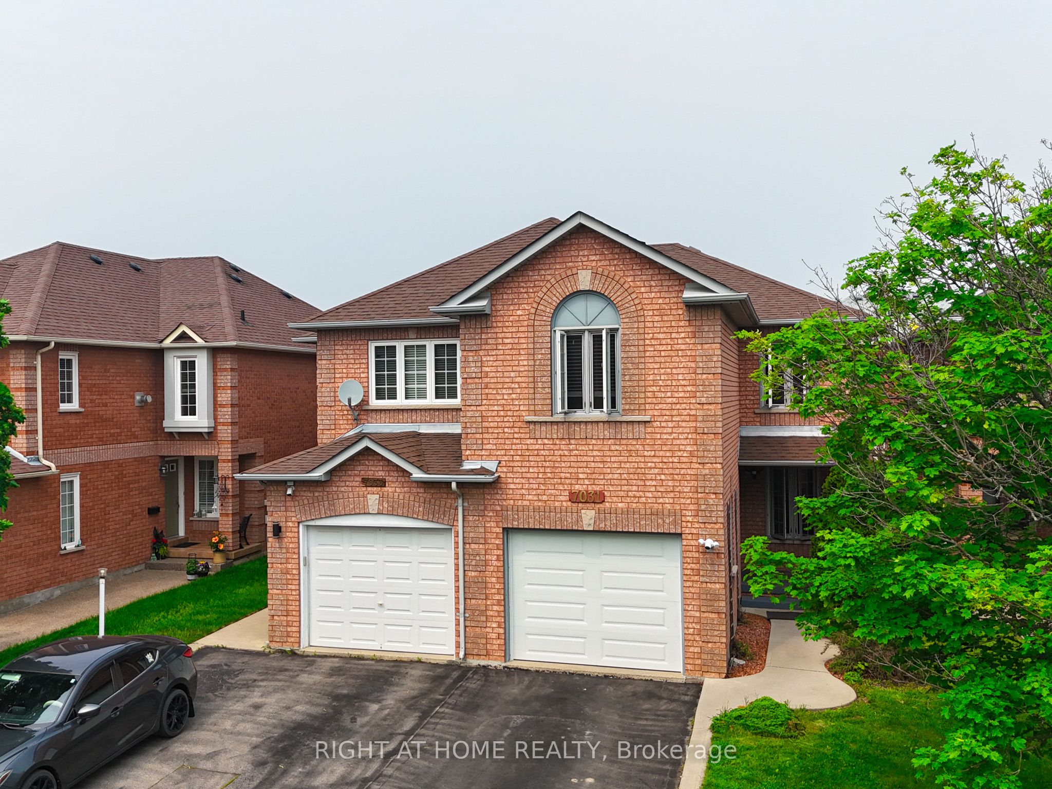 7031 Graydon Court Property Photo 1