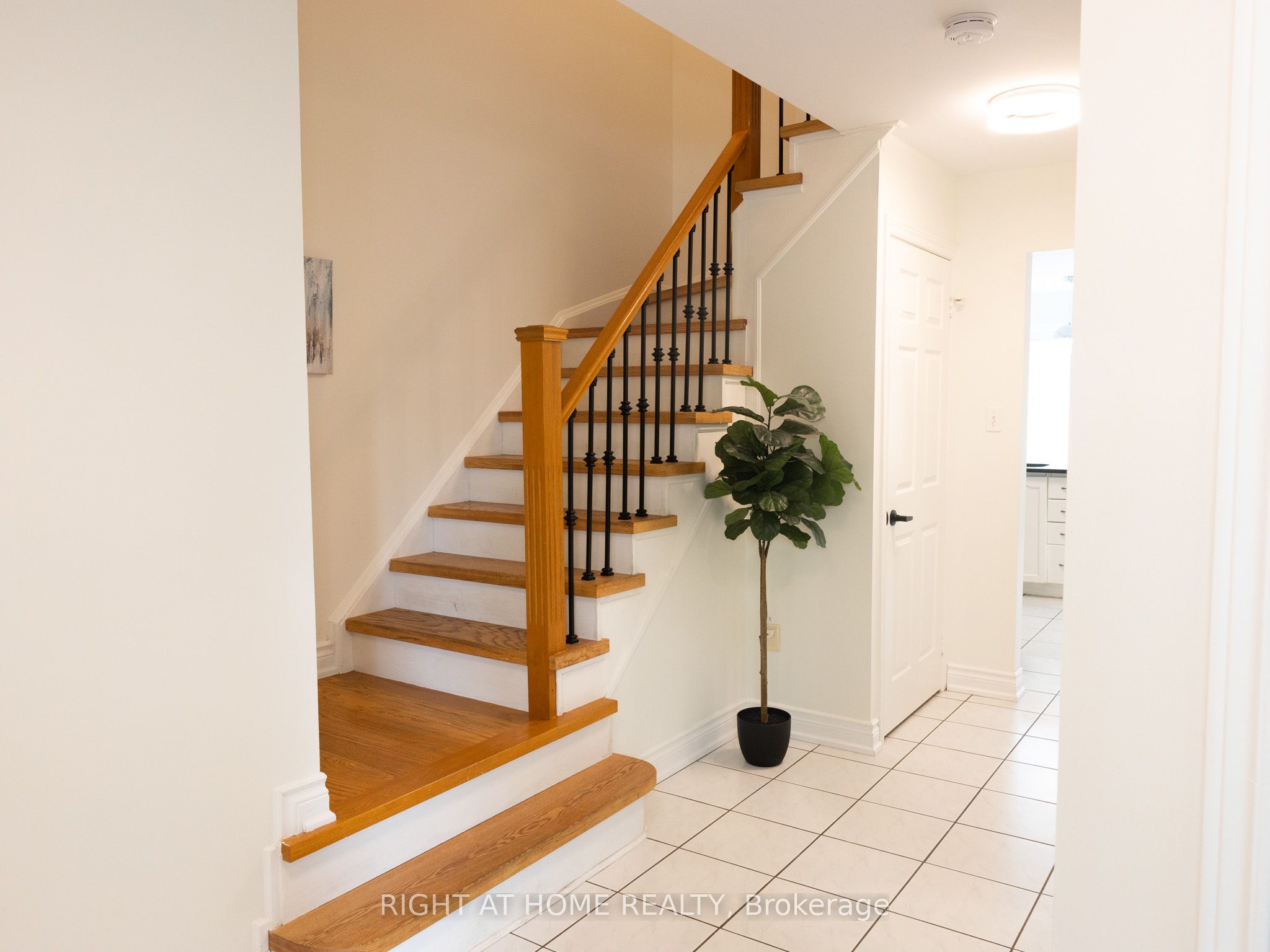7031 Graydon Court Property Photo 11