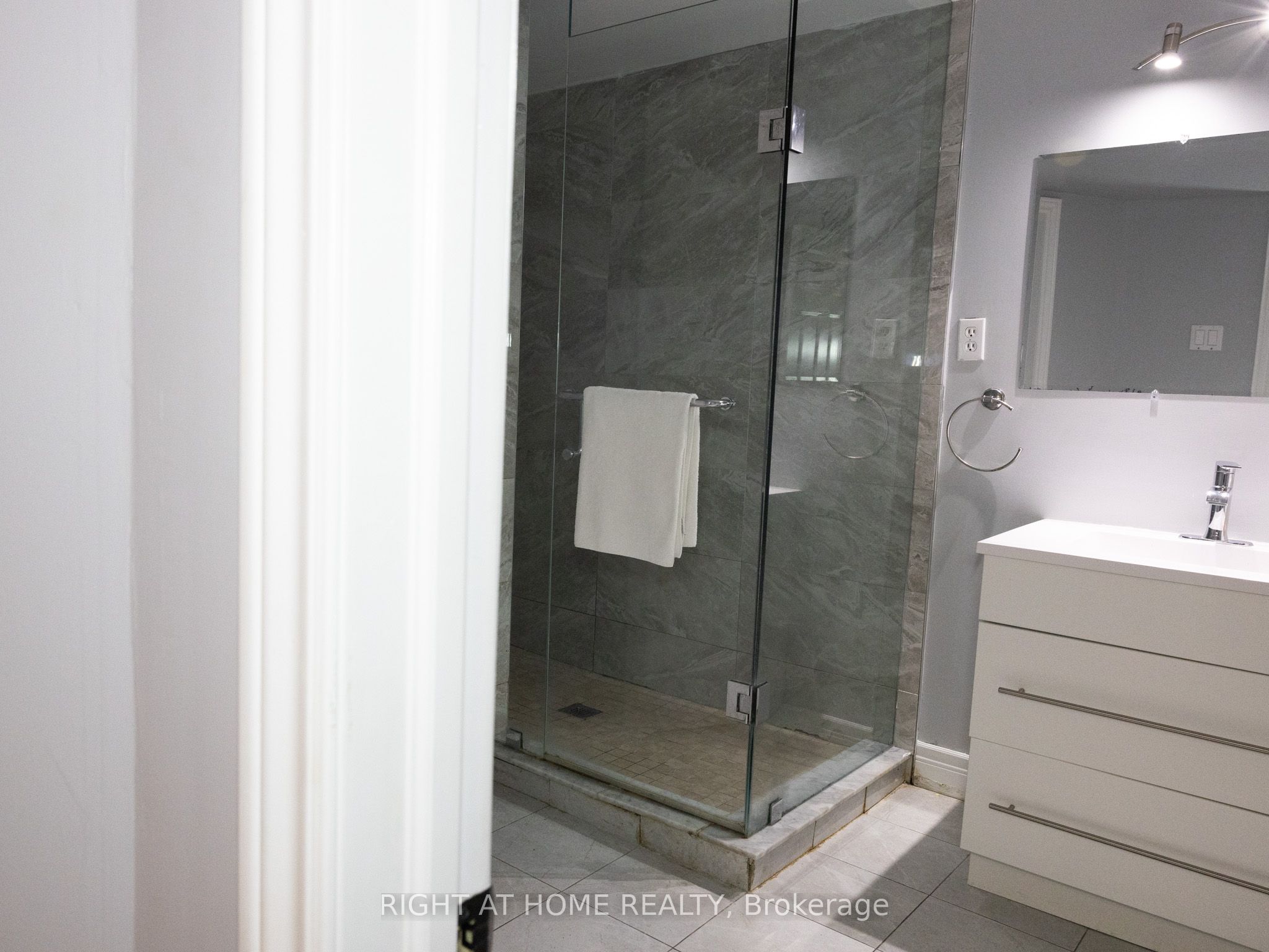 7031 Graydon Court Property Photo 35