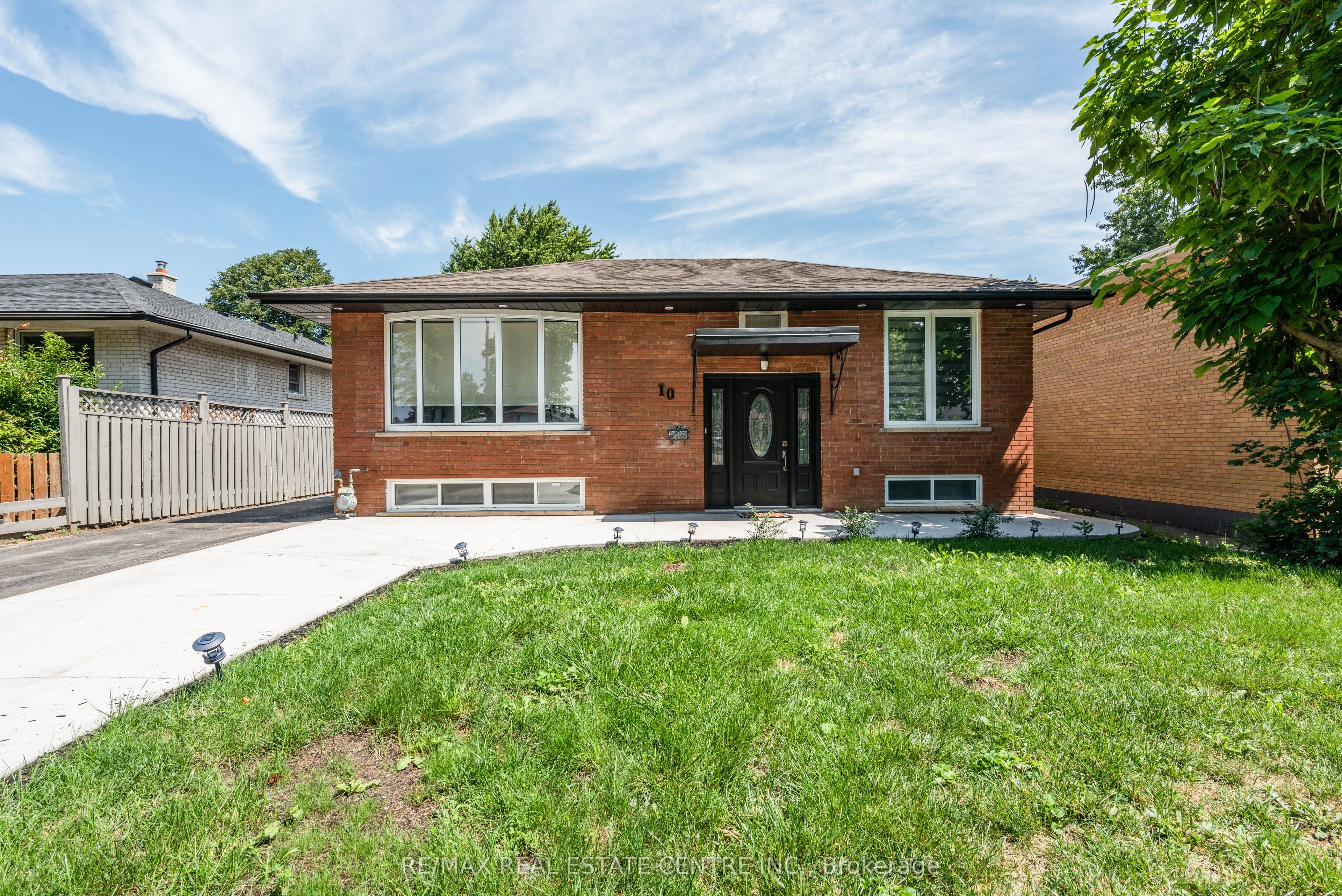 10 Grange Dr Property Photo 2