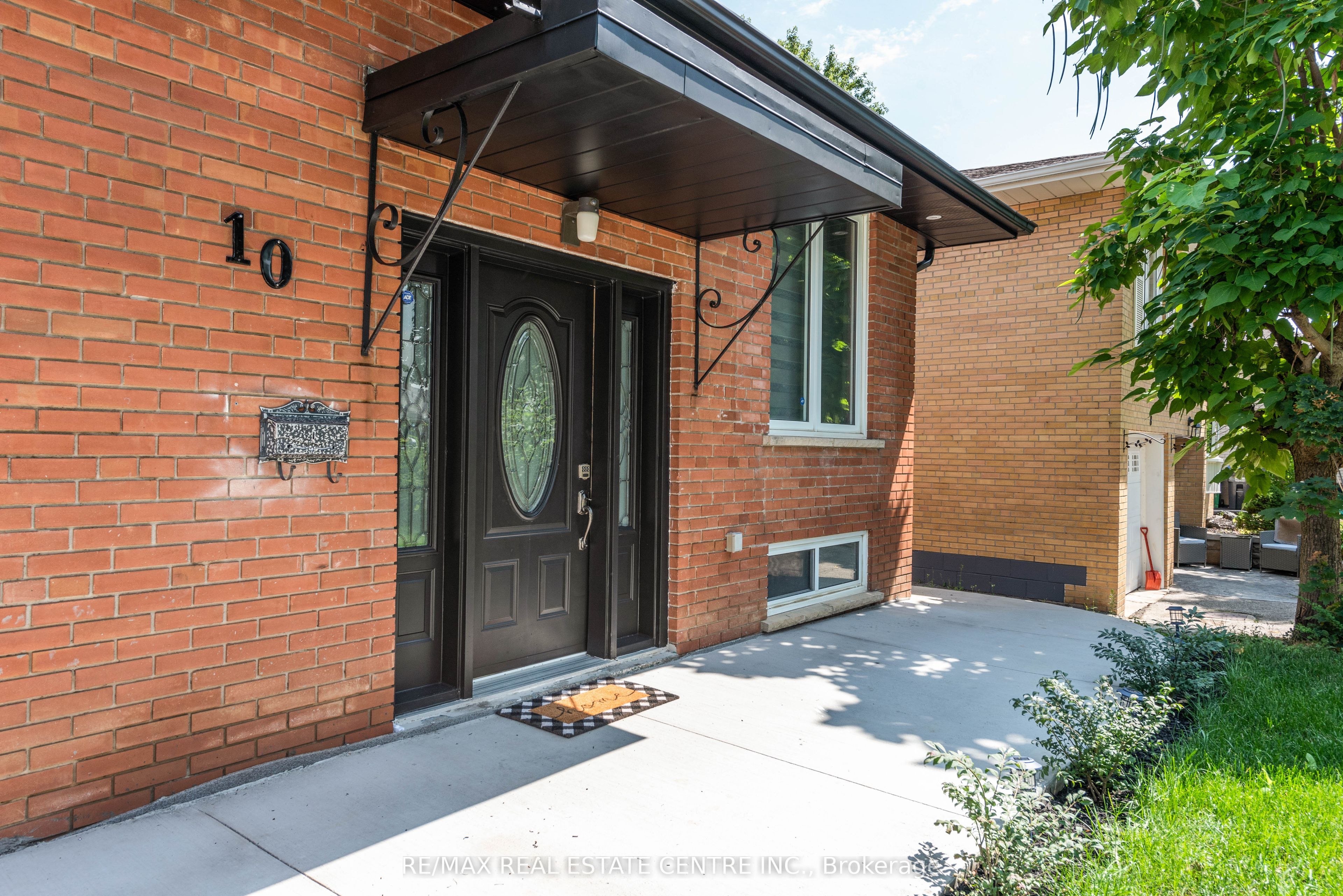 10 Grange Dr Property Photo 4