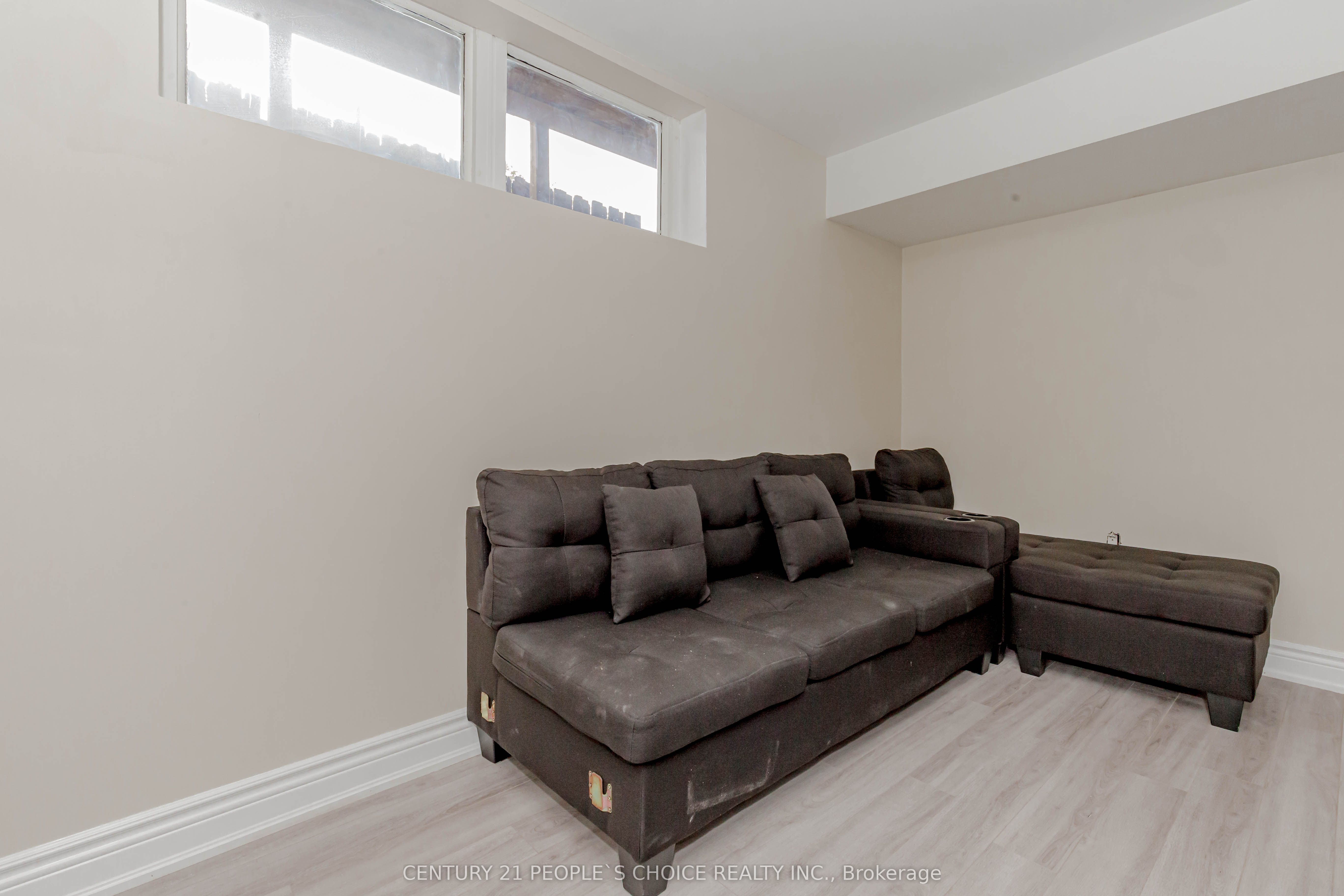 215 Jeffcoat Drive Property Photo 10