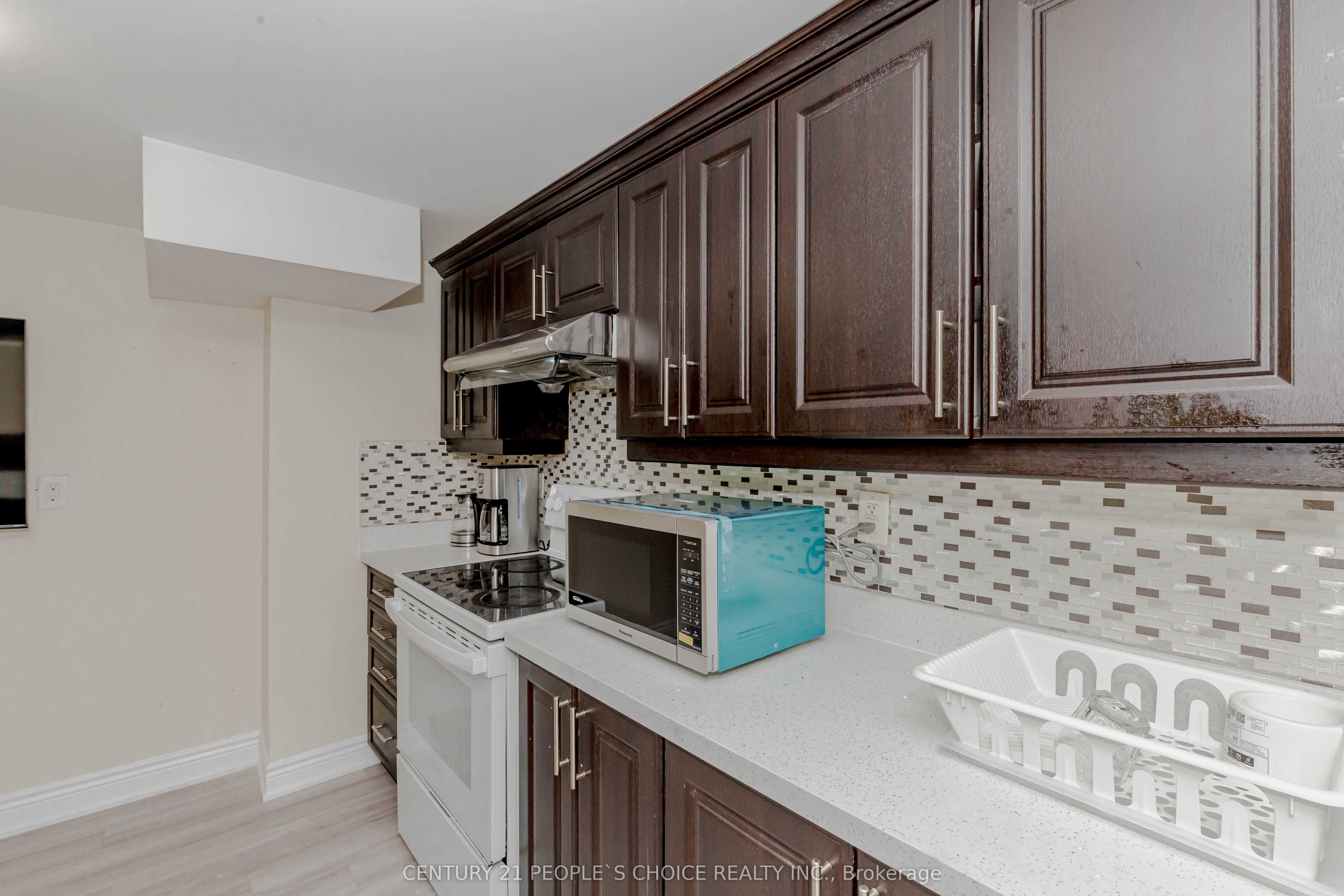 215 Jeffcoat Drive Property Photo 14