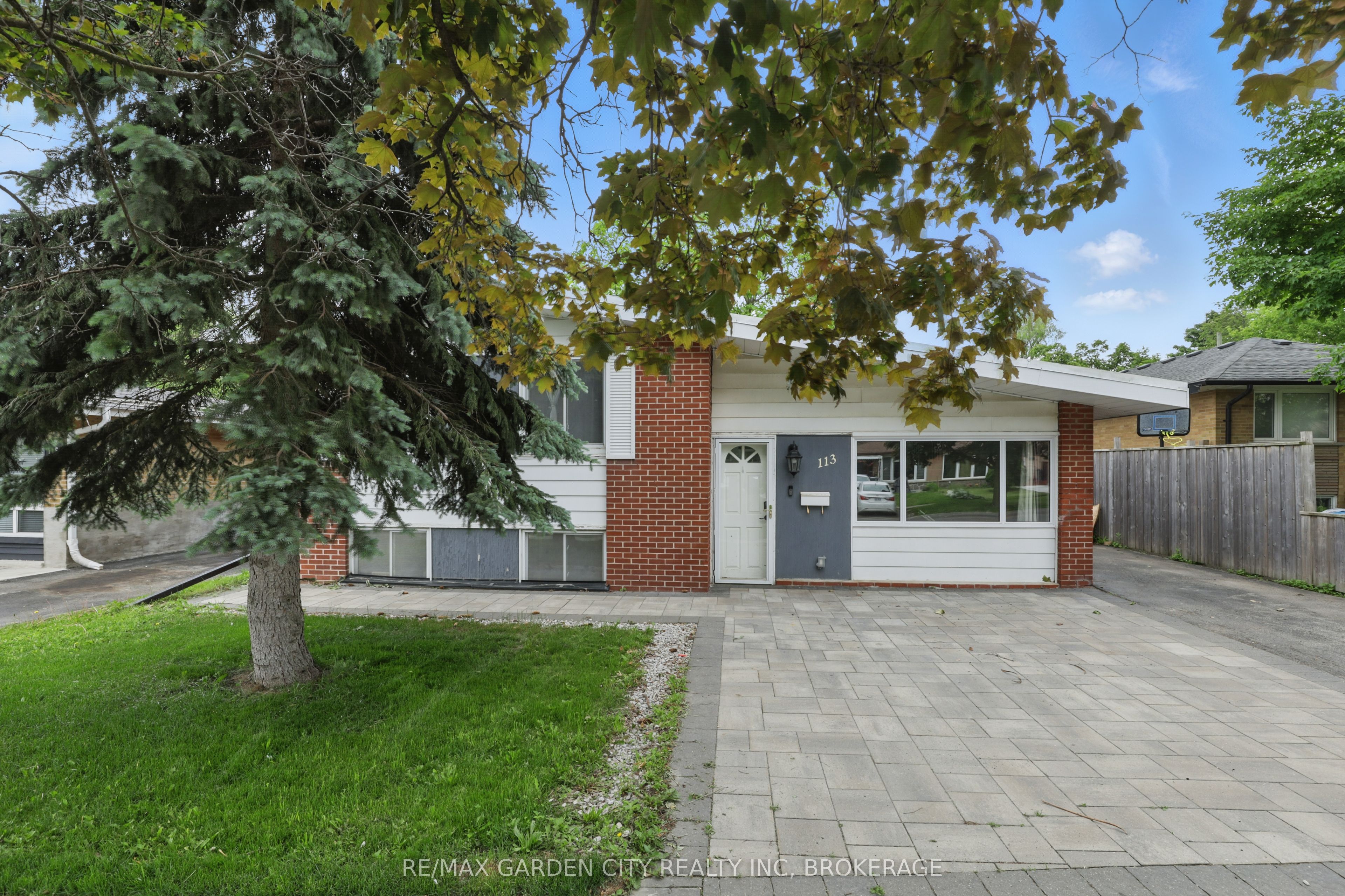 113 Clarence Street Property Photo 3