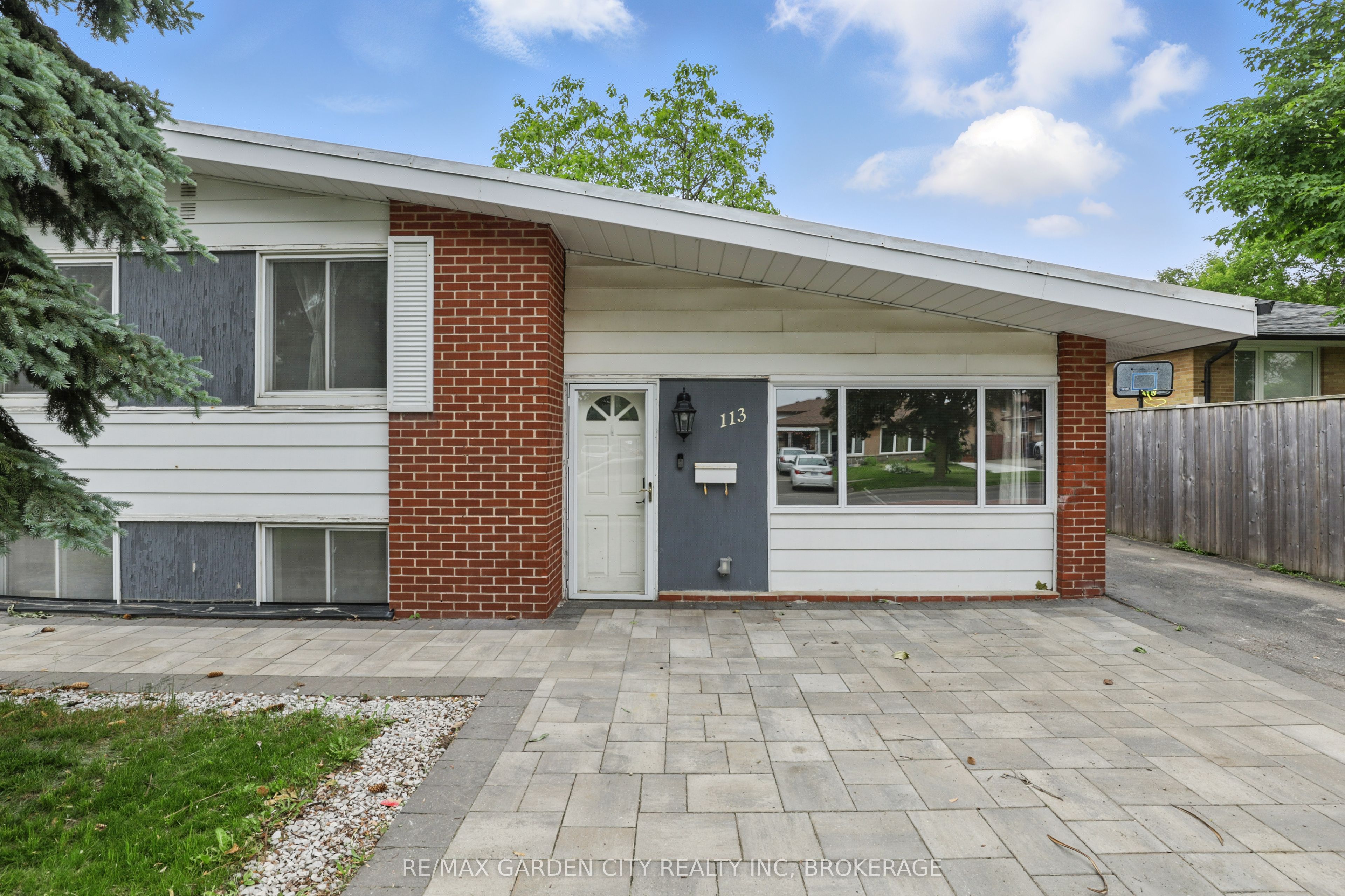 113 Clarence Street Property Photo 5